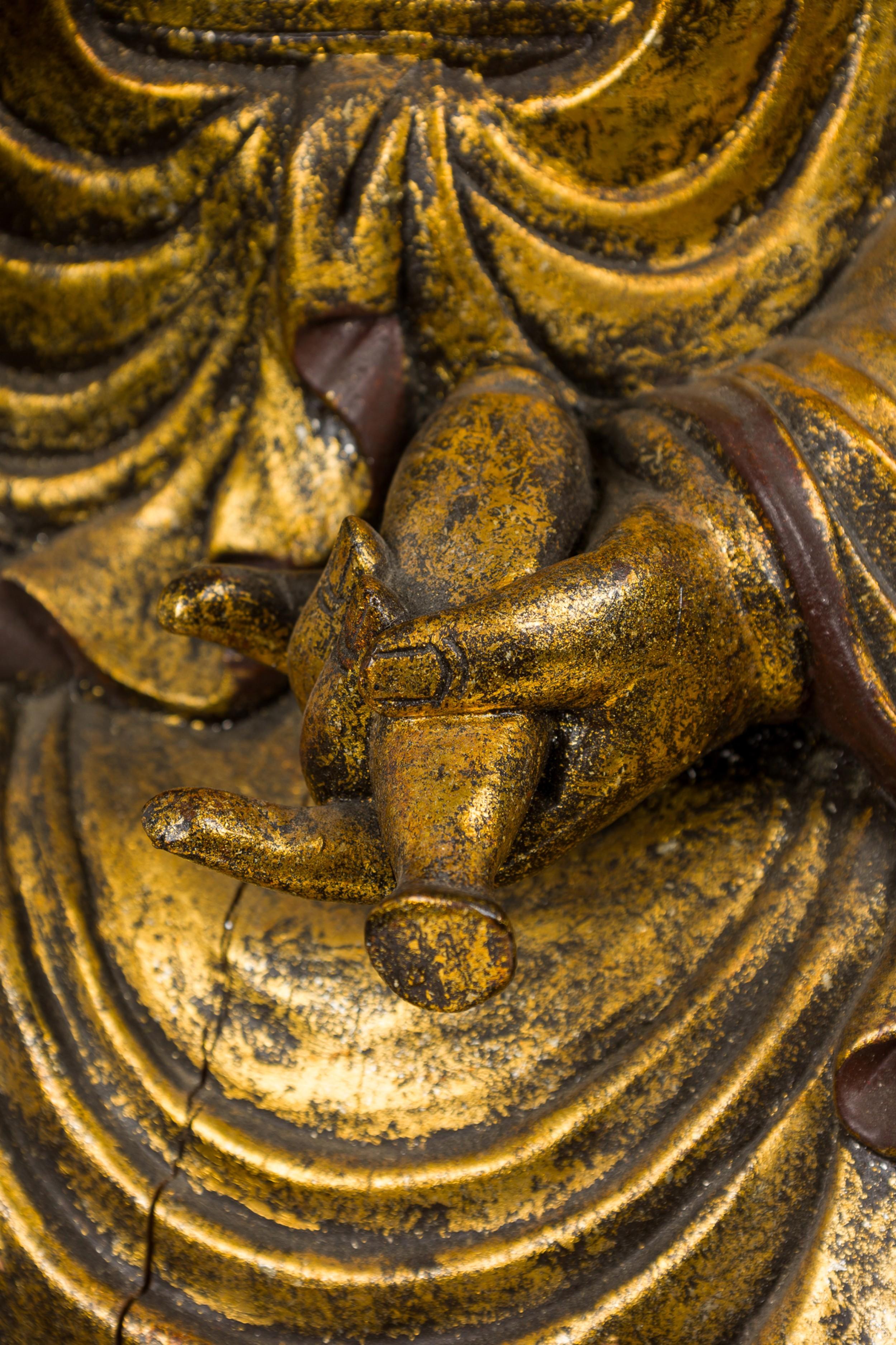 Legno dorato Buddha di Guan Yin asiatico dorato in vendita