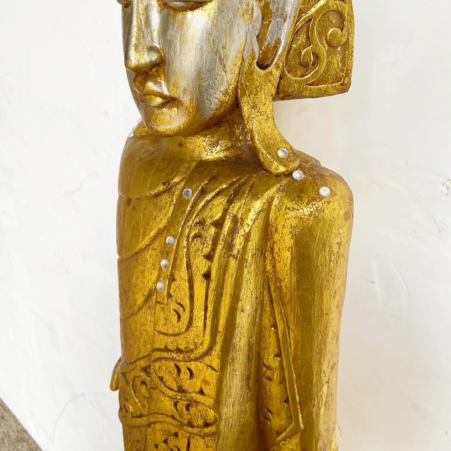 Sculpture/ Statue de Bouddha doré en bois doré sculpté à la main en vente 3
