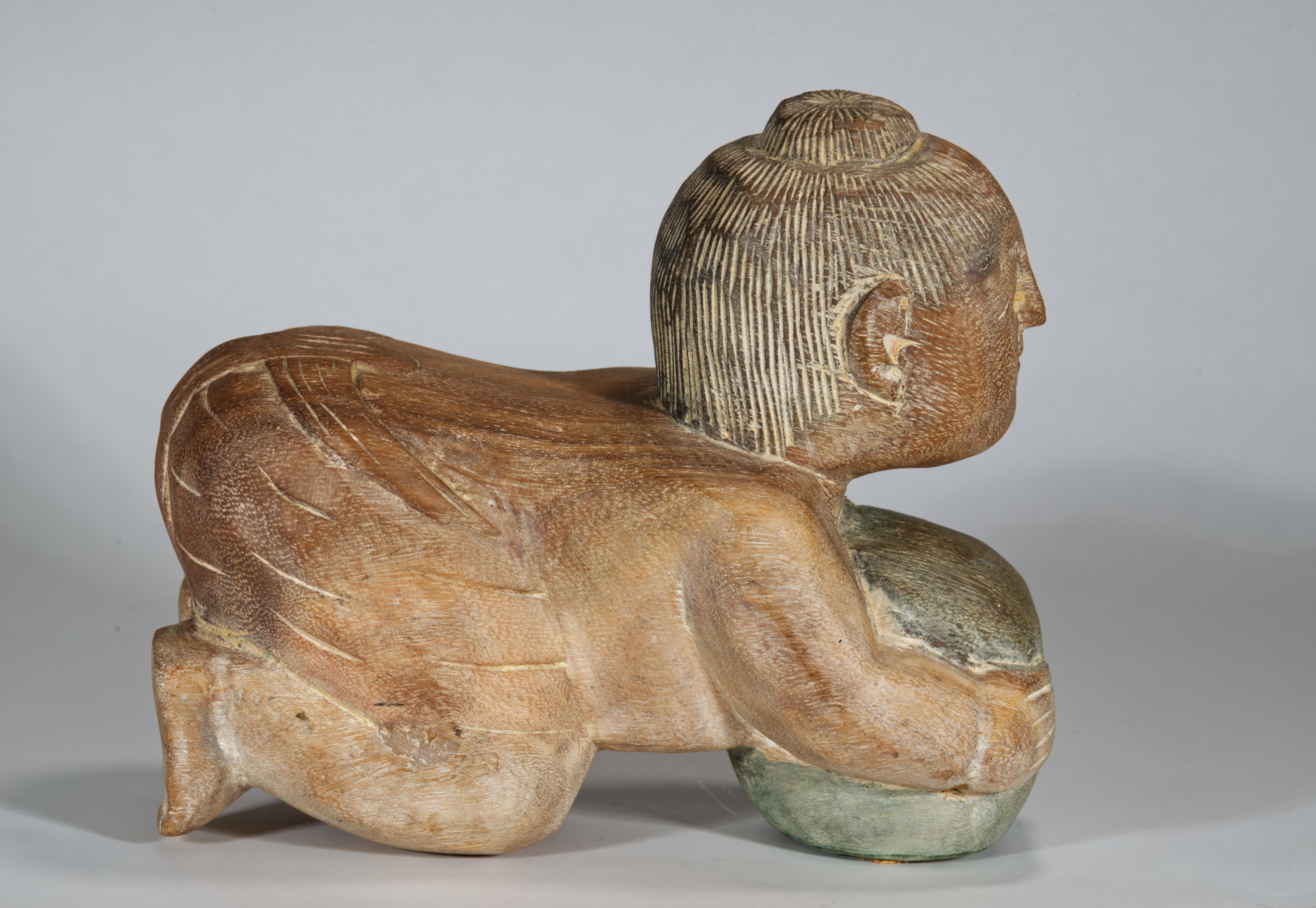 Buda bebé de la suerte de madera pintada a mano asiática sobre melón Chinoiserie en venta