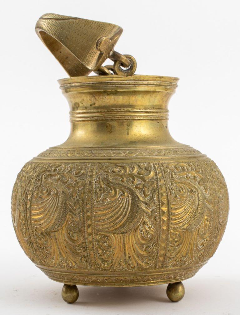 Asian Hand-Chased Brass Vessel with Crane Motif In Good Condition For Sale In New York, NY