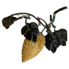 Pieza decorativa asiática tallada en piedra dura Frutas exóticas y hojas de jade
