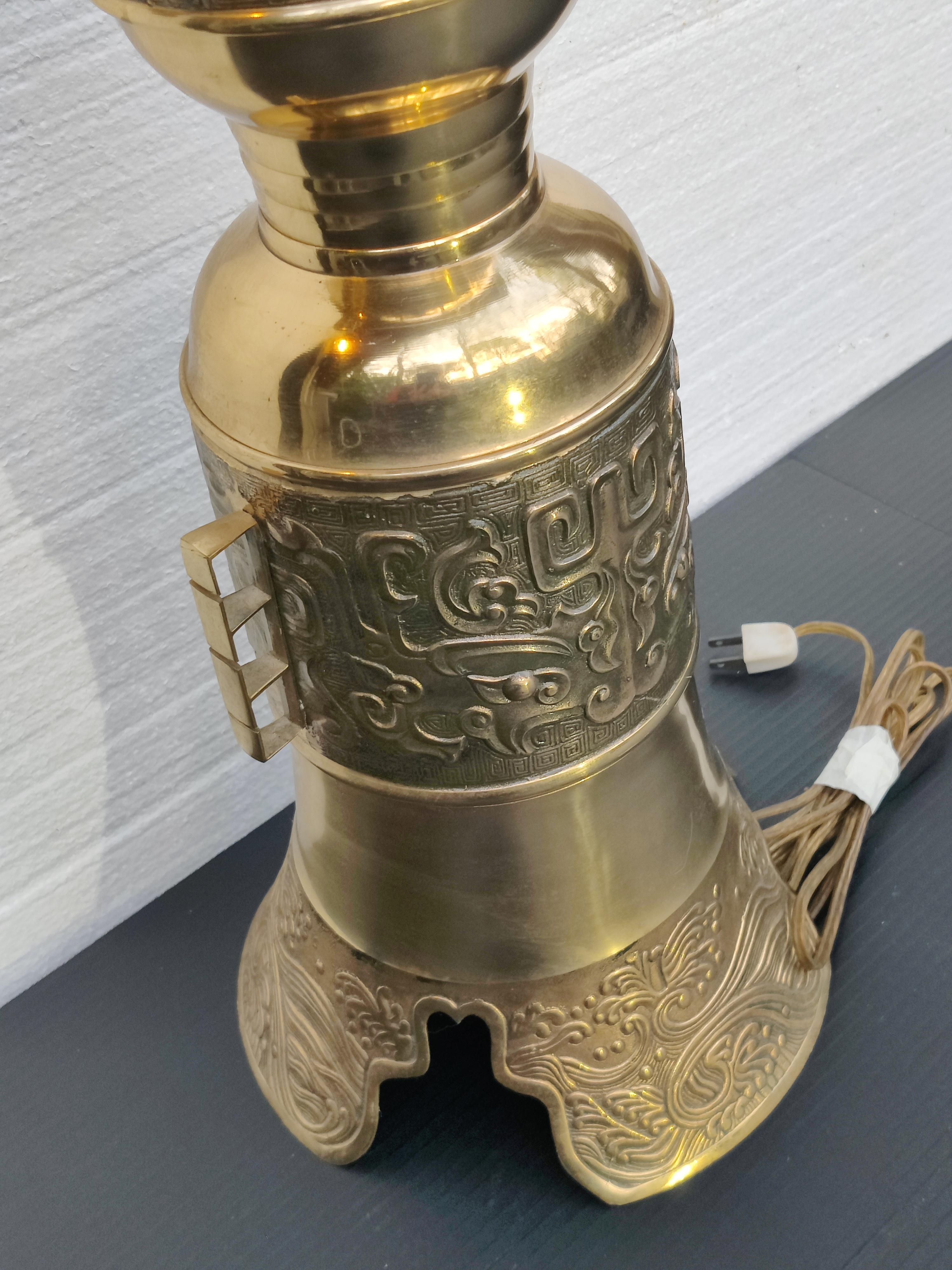 Asian Hollywood Regency Brass Lamp For Sale 5