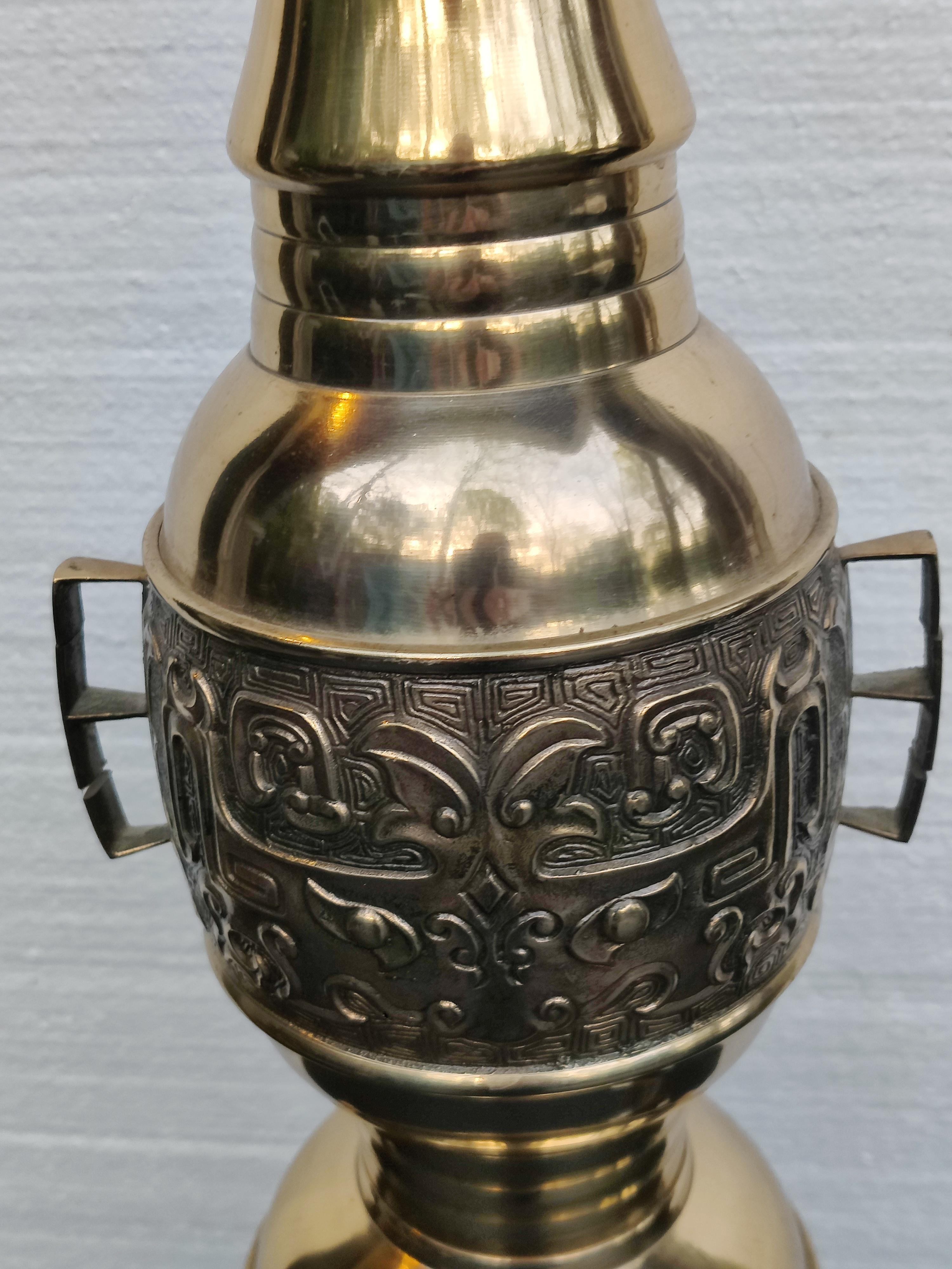 Asian Hollywood Regency Brass Lamp In Good Condition For Sale In Cincinnati, OH