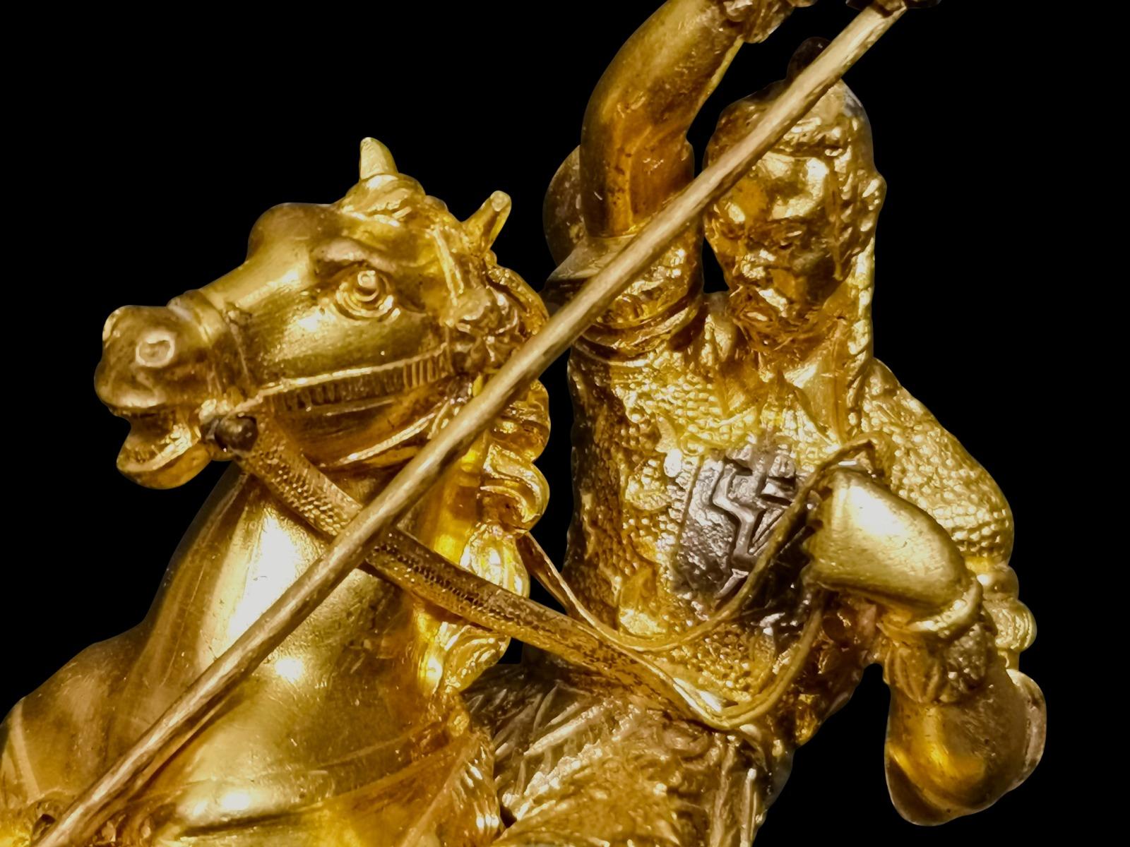 Asian Hunting Scene in Gilt Bronze 19th Century In Good Condition For Sale In Madrid, ES