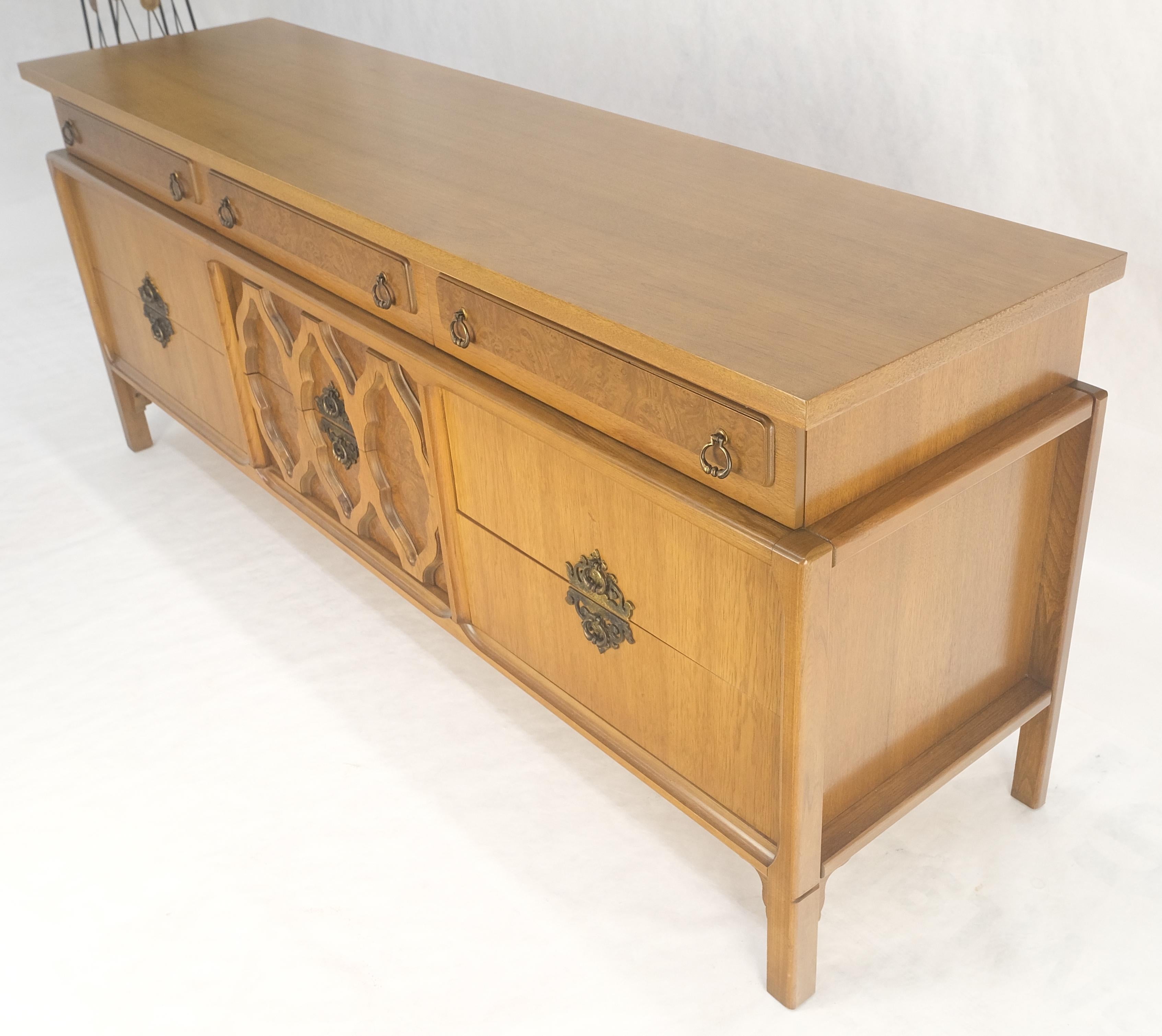 Asian Inspired Light Walnut 9 Schubladen Long Mid Century Dresser Credenza MINT! im Angebot 7