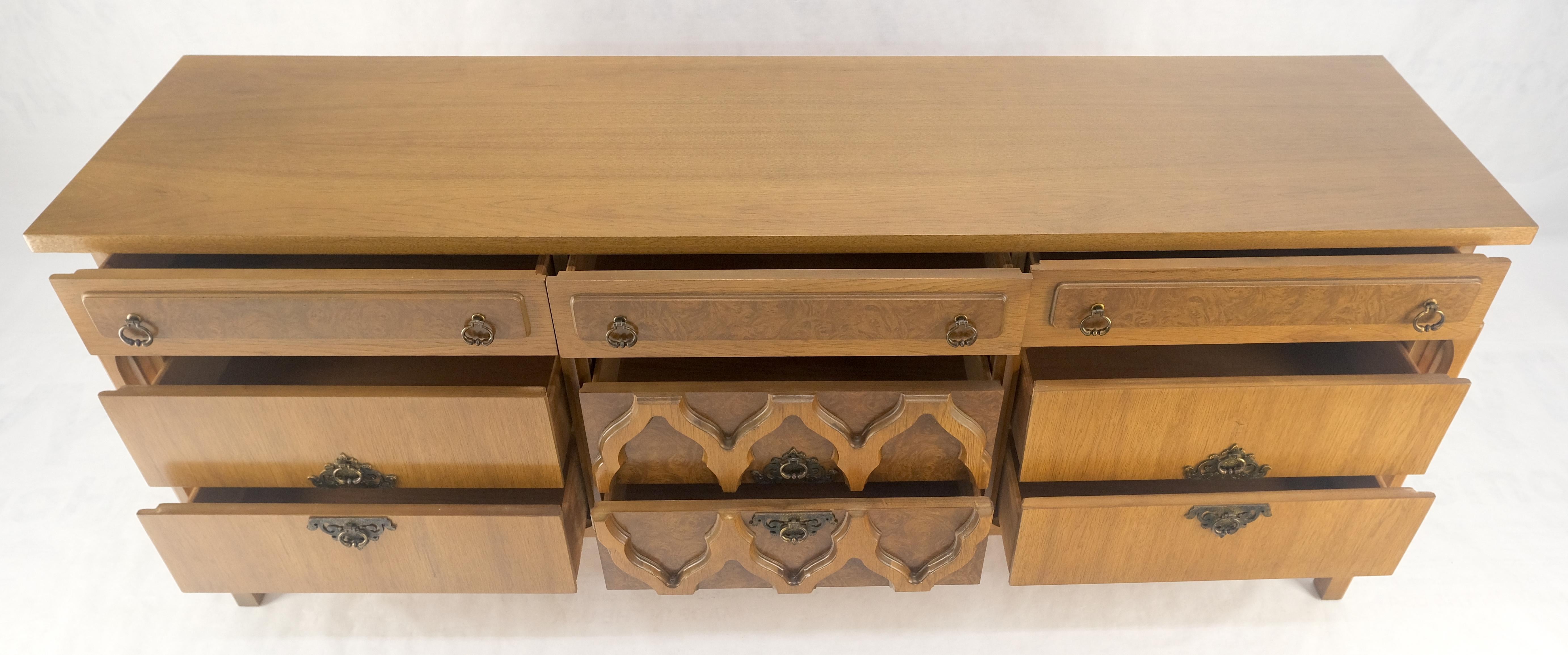 Asian Inspired Light Walnut 9 Schubladen Long Mid Century Dresser Credenza MINT! im Angebot 2