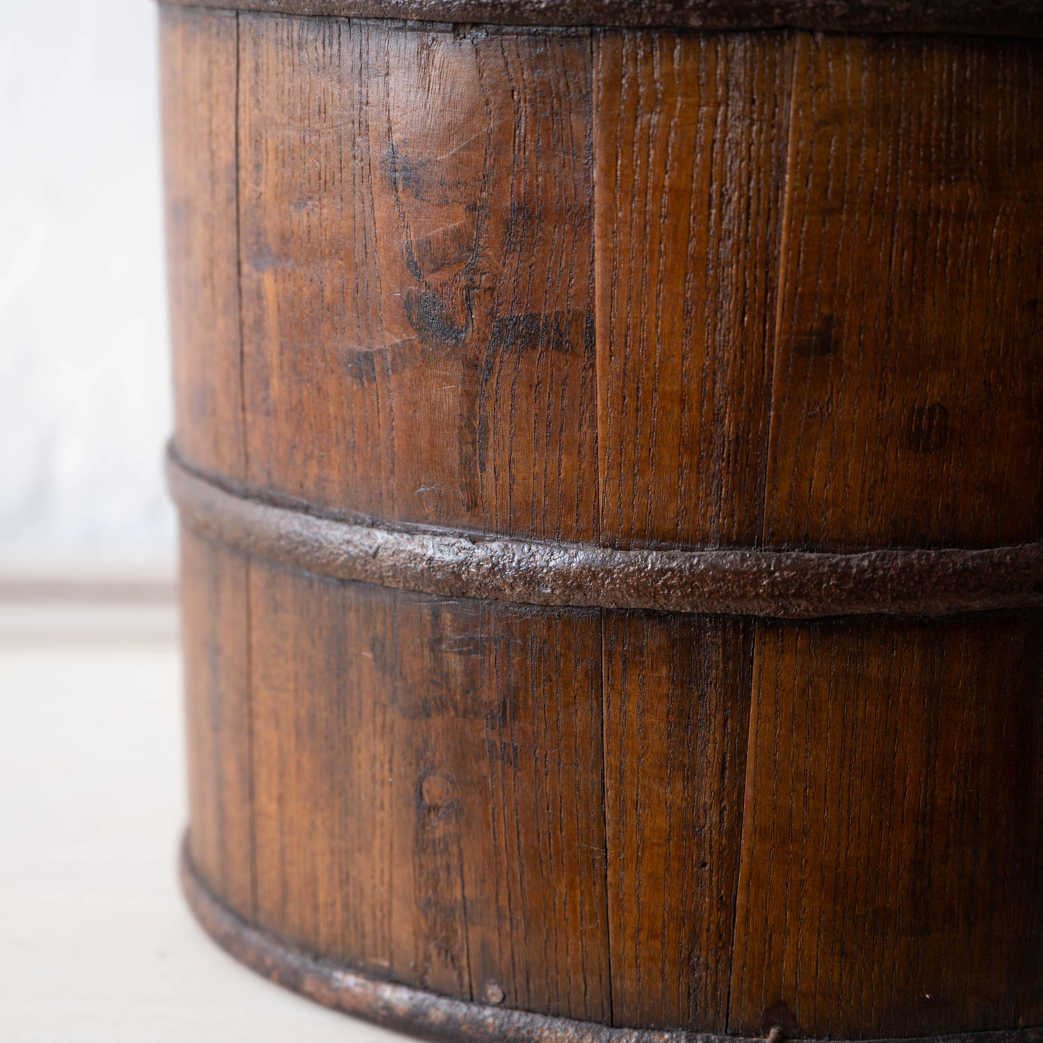 Asian Iron and Wood Bucket, 19th Century For Sale 3