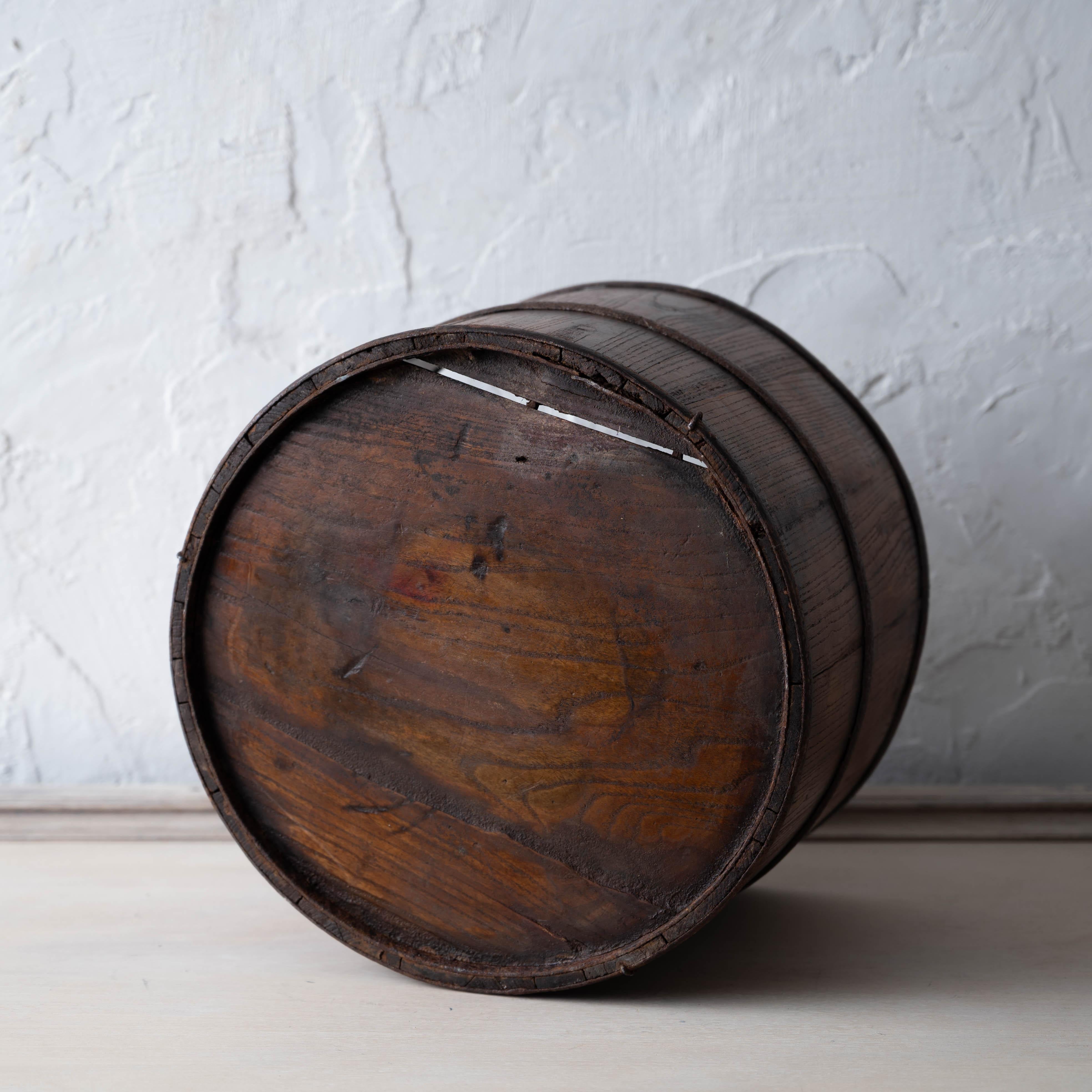Asian Iron and Wood Bucket, 19th Century For Sale 6