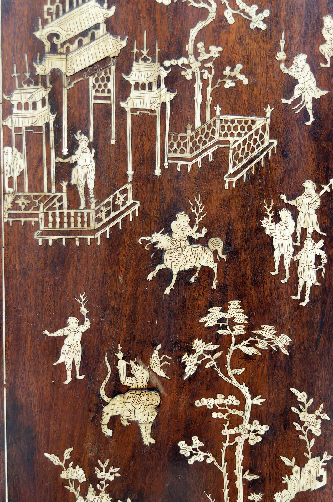 Asian ironwood cabinet / Wardrobe inlaid with bone, Indochina, circa 1880 For Sale 3