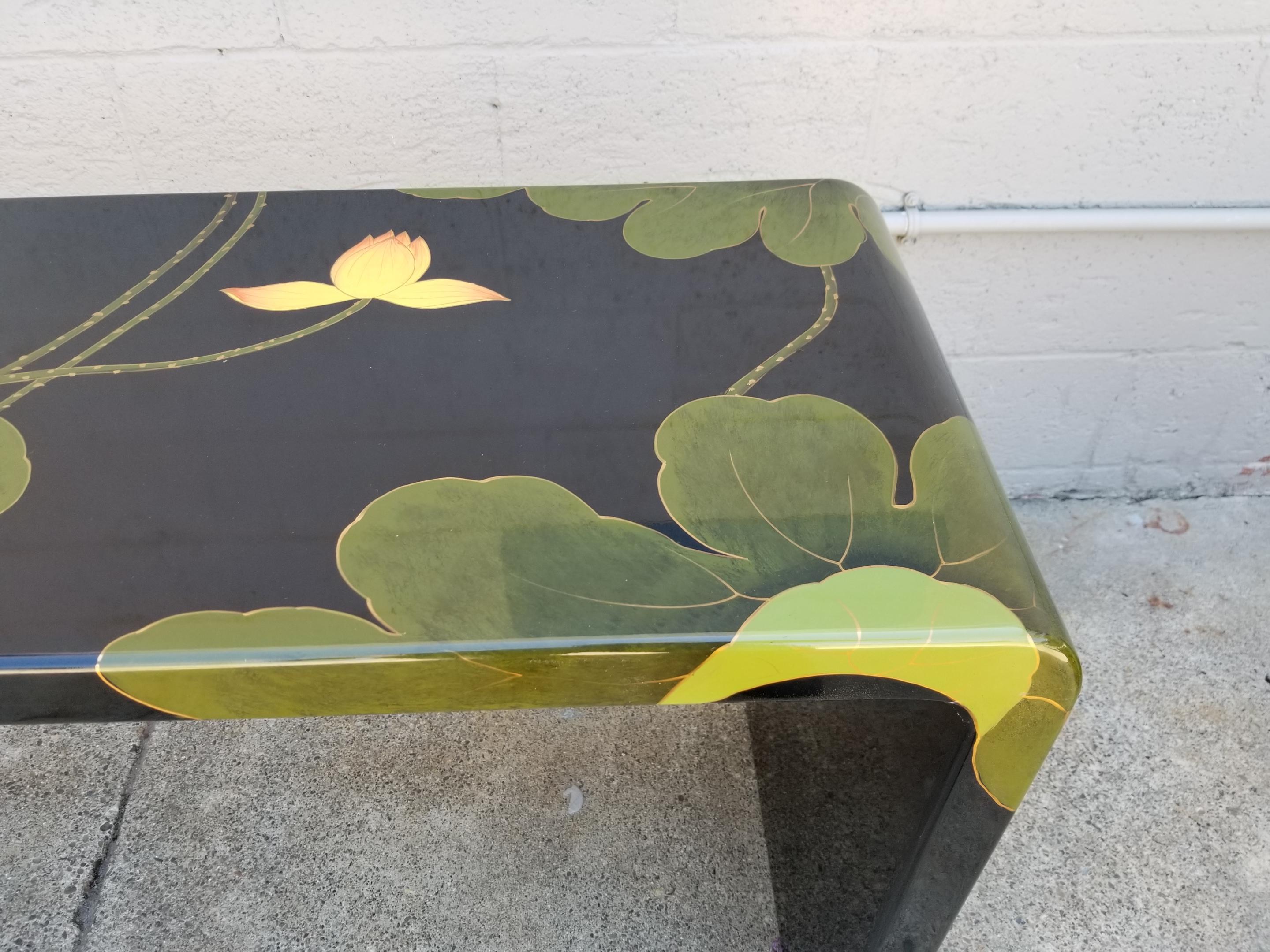 Asian Lacquer Console Table In Good Condition In Fulton, CA