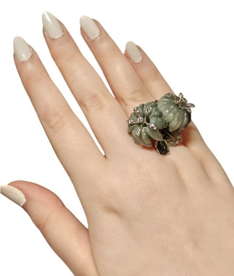 Asiatischer Lilienring 18K Weißgold mit Katzenaugenblüten und 3ct Saphiren (Gemischter Schliff) im Angebot