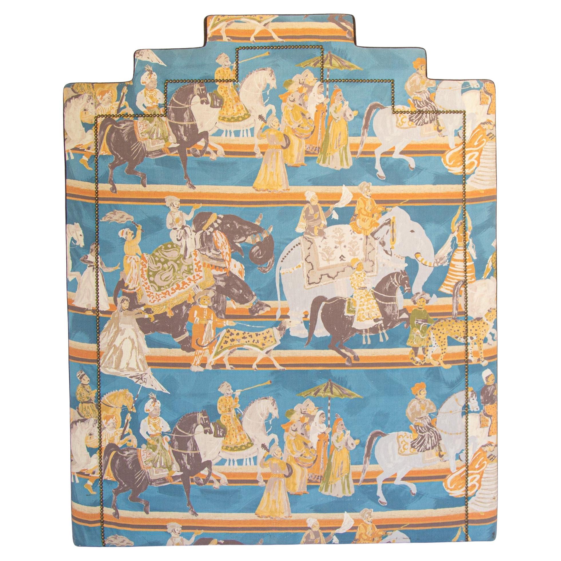 Tête de lit de luxe asiatique tapissée avec scène moghole de Maharajah sur éléphants, Inde en vente