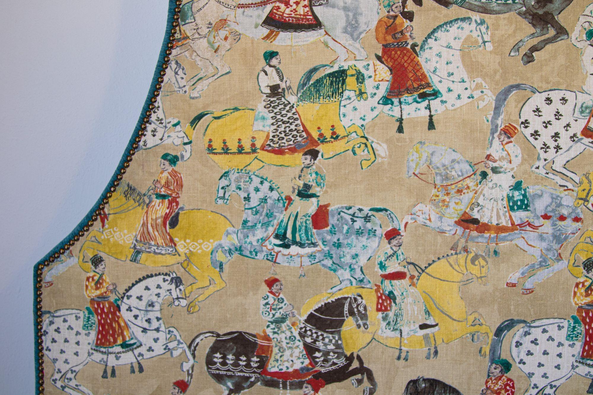 Tte de lit de luxe asiatique tapisse avec scne moghole Maharajahs sur cheval Inde en vente 9