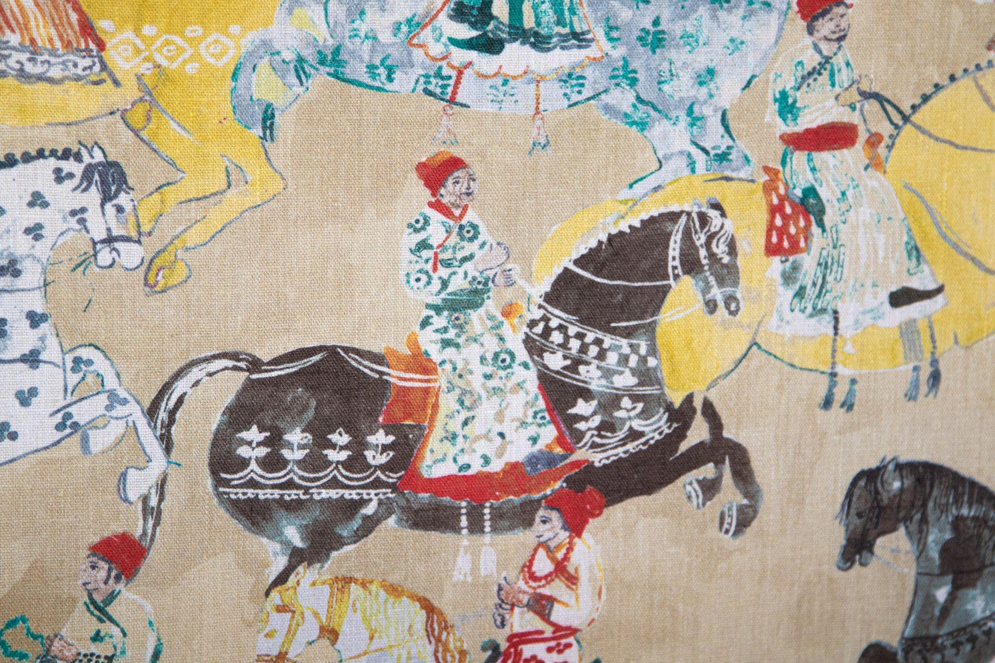 Tte de lit de luxe asiatique tapisse avec scne moghole Maharajahs sur cheval Inde en vente 1