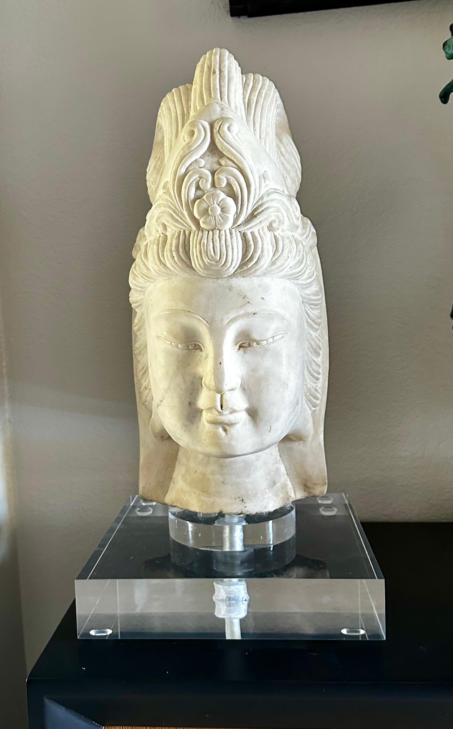 Asiatischer Marmor Quan Yin Buddha Büste oder Kopf im Angebot 15