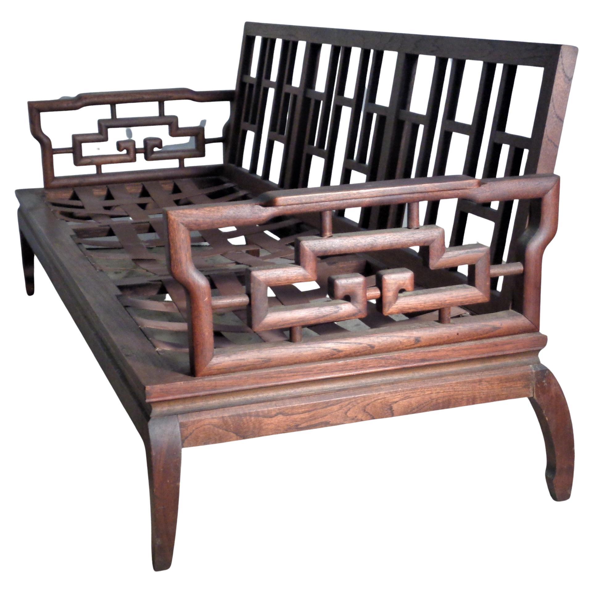 Asiatisches geschnitztes Mahagoni-Sofa im Ming-Stil, 1940-1960 (Ming-Dynastie) im Angebot