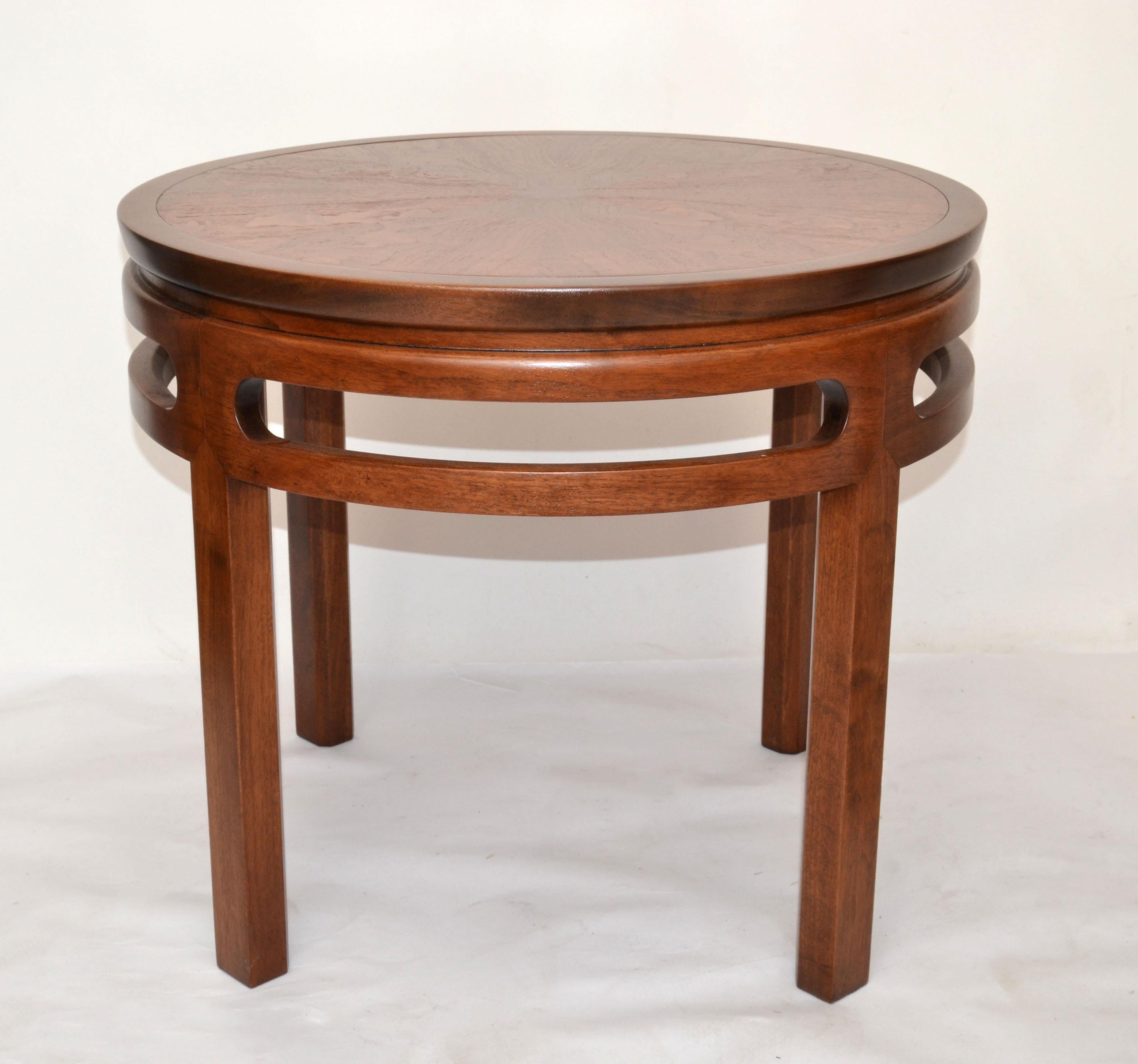 Asiatisch-moderner runder Tisch aus der Far East Collection von Michael Taylor Baker, Paar (Walnuss) im Angebot