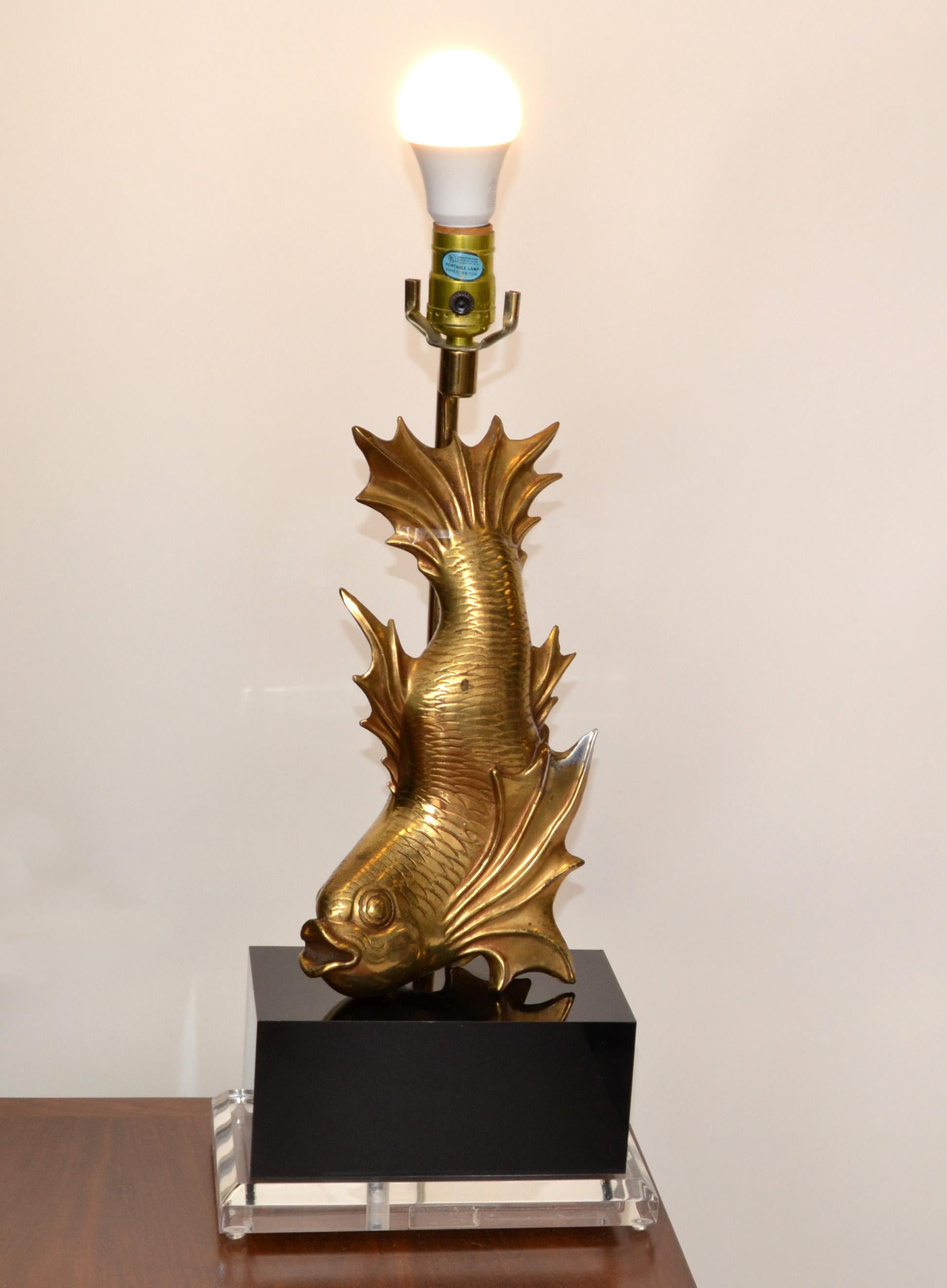 Asian Modern Japanese Brass Dragon Cast Koi Fish Sculptural Table Lamp On Lucite For Sale 7