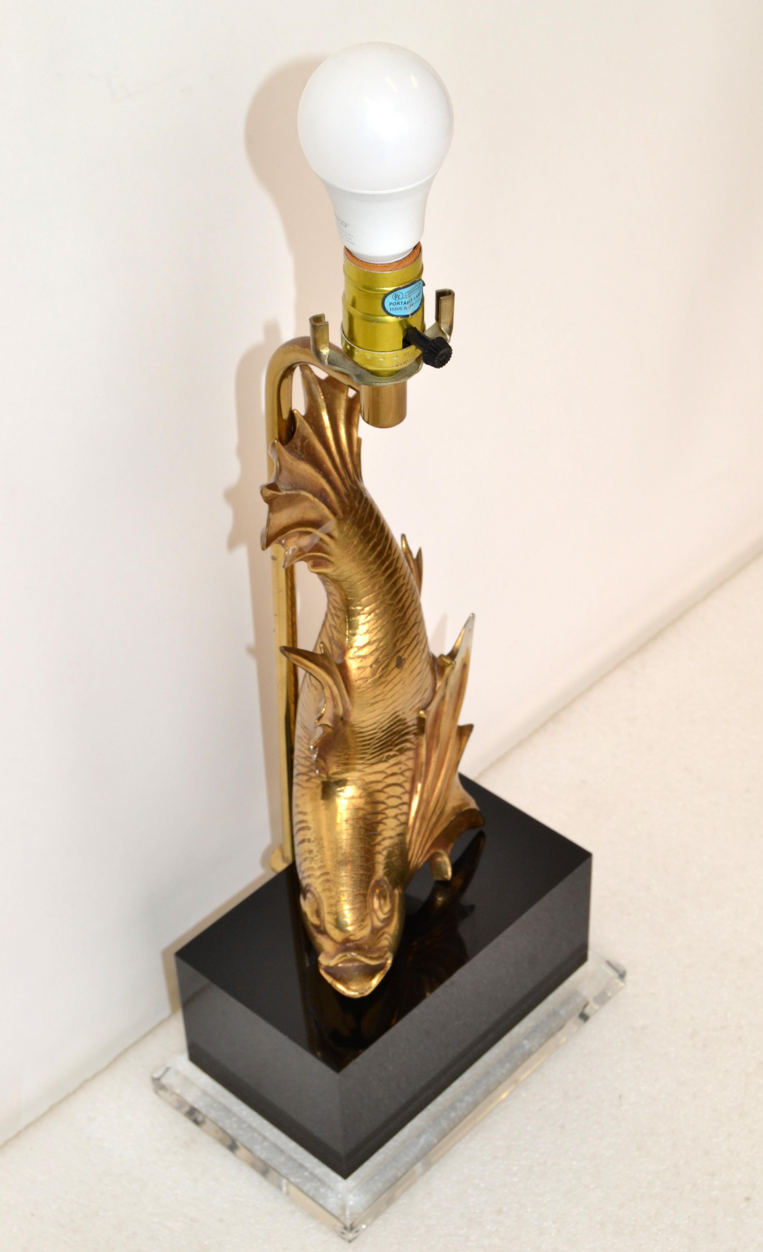 20th Century Asian Modern Japanese Brass Dragon Cast Koi Fish Sculptural Table Lamp On Lucite For Sale