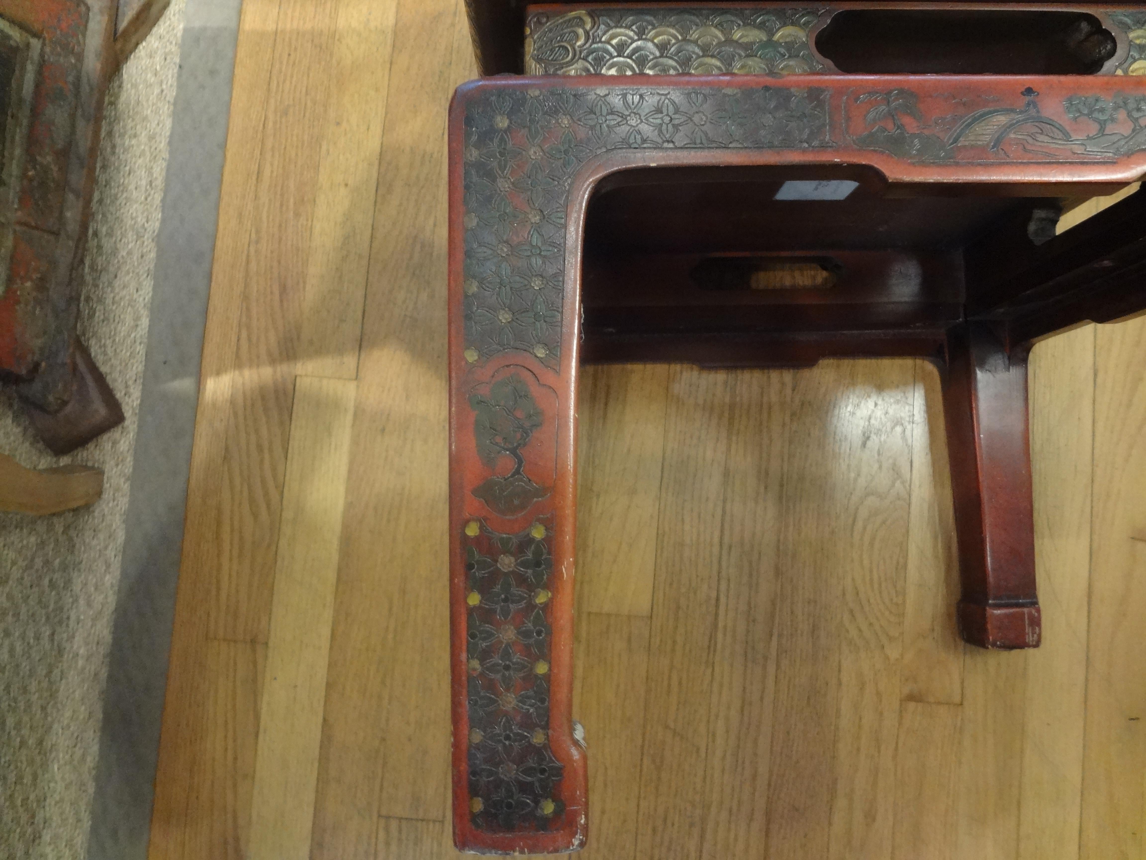Table carrée laquée asiatique moderne John Widdicomb avec décoration incisée en vente 4