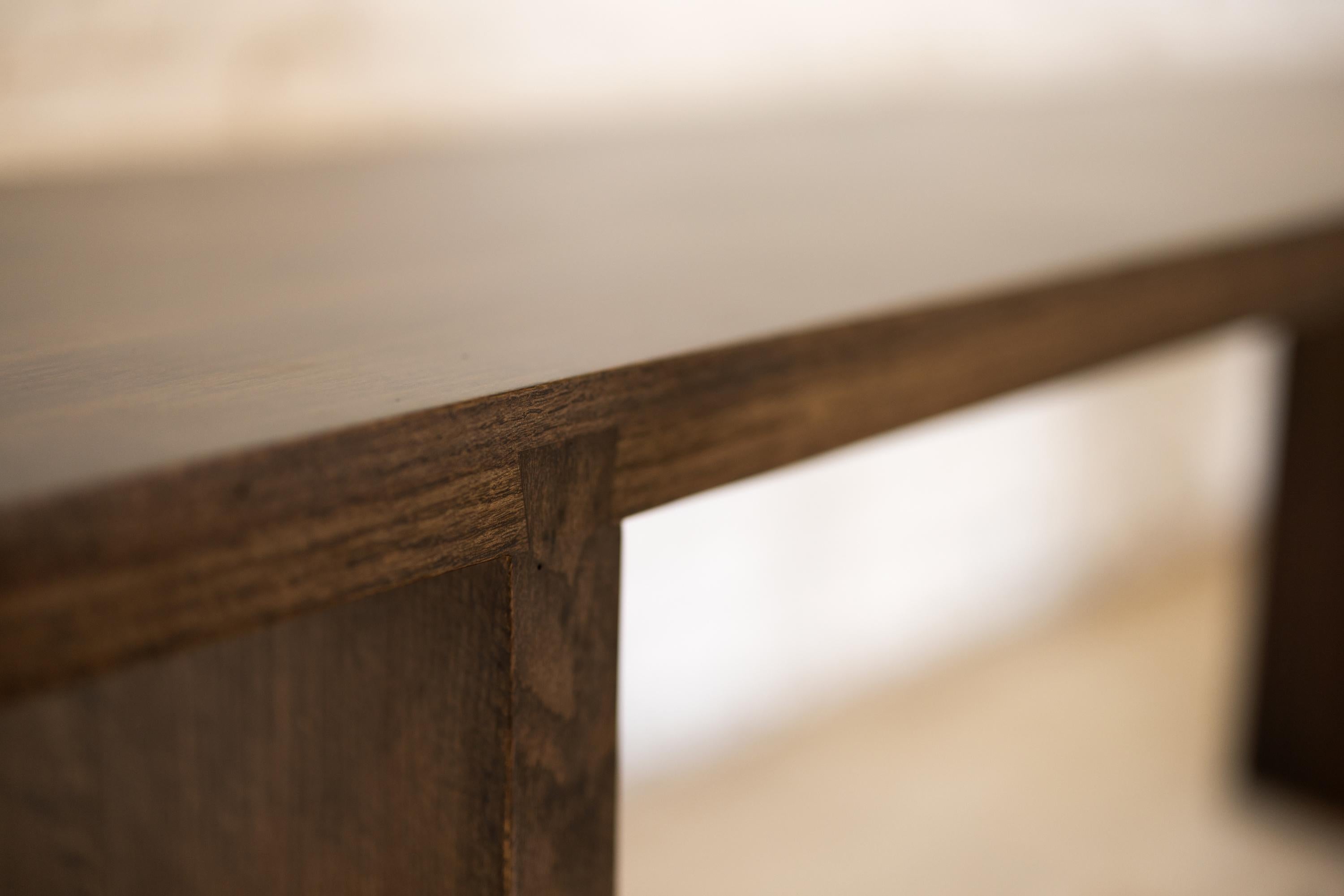 Asian Modern Style Schreibtisch, Buffet oder Sofatisch Eiche dunkel gebeizt (Minimalistisch) im Angebot