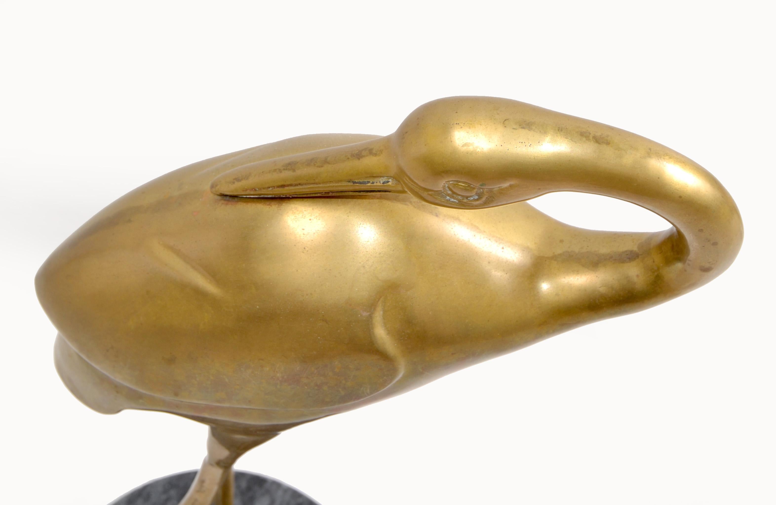 Asian Modern Stylized Bronze Handmade Crane Heron Sculpture Round Marble Base in vendita 4