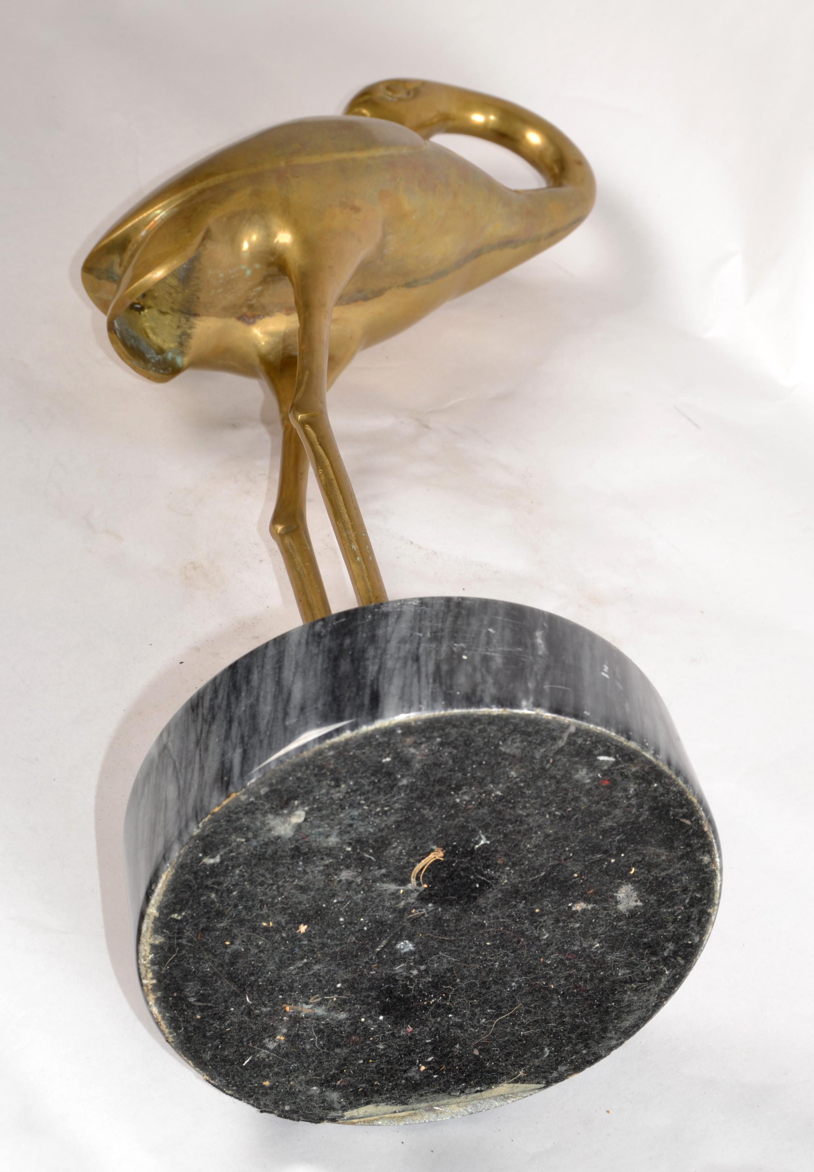 Asian Modern Stylized Bronze Handmade Crane Heron Sculpture Round Marble Base in vendita 6