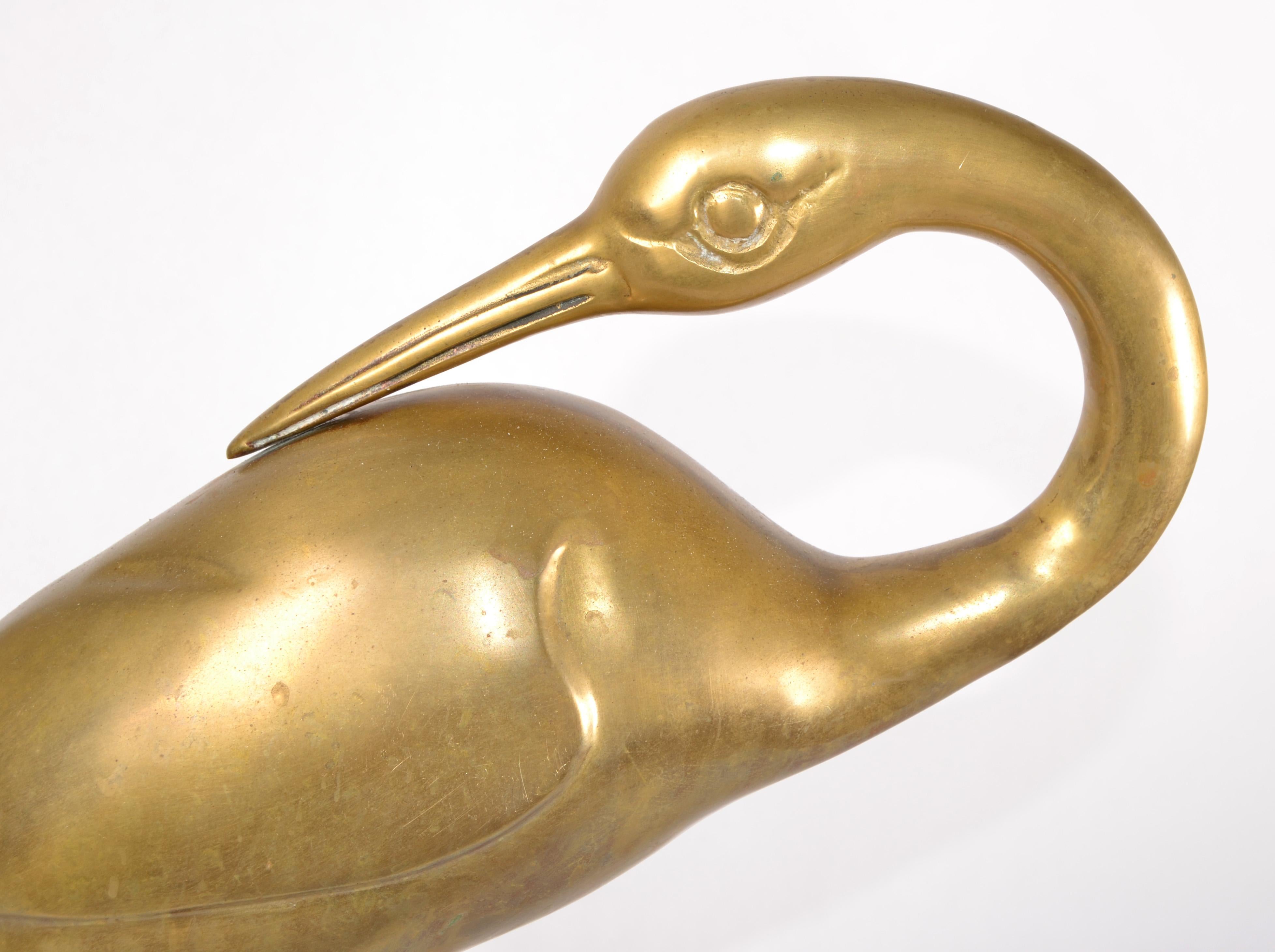 Bronzo Asian Modern Stylized Bronze Handmade Crane Heron Sculpture Round Marble Base in vendita