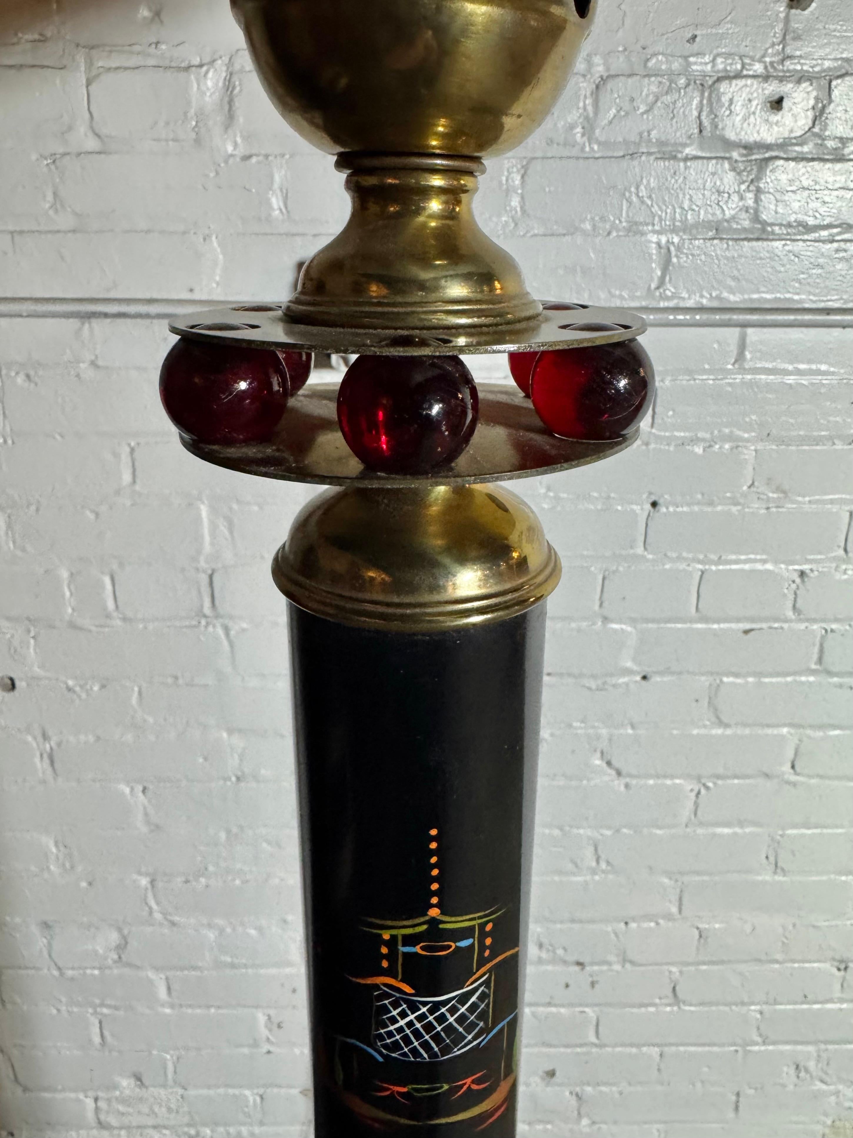 Lámpara de pie / antorcha pintada a mano Asian Modernist Chinese Style Moderno de mediados de siglo en venta