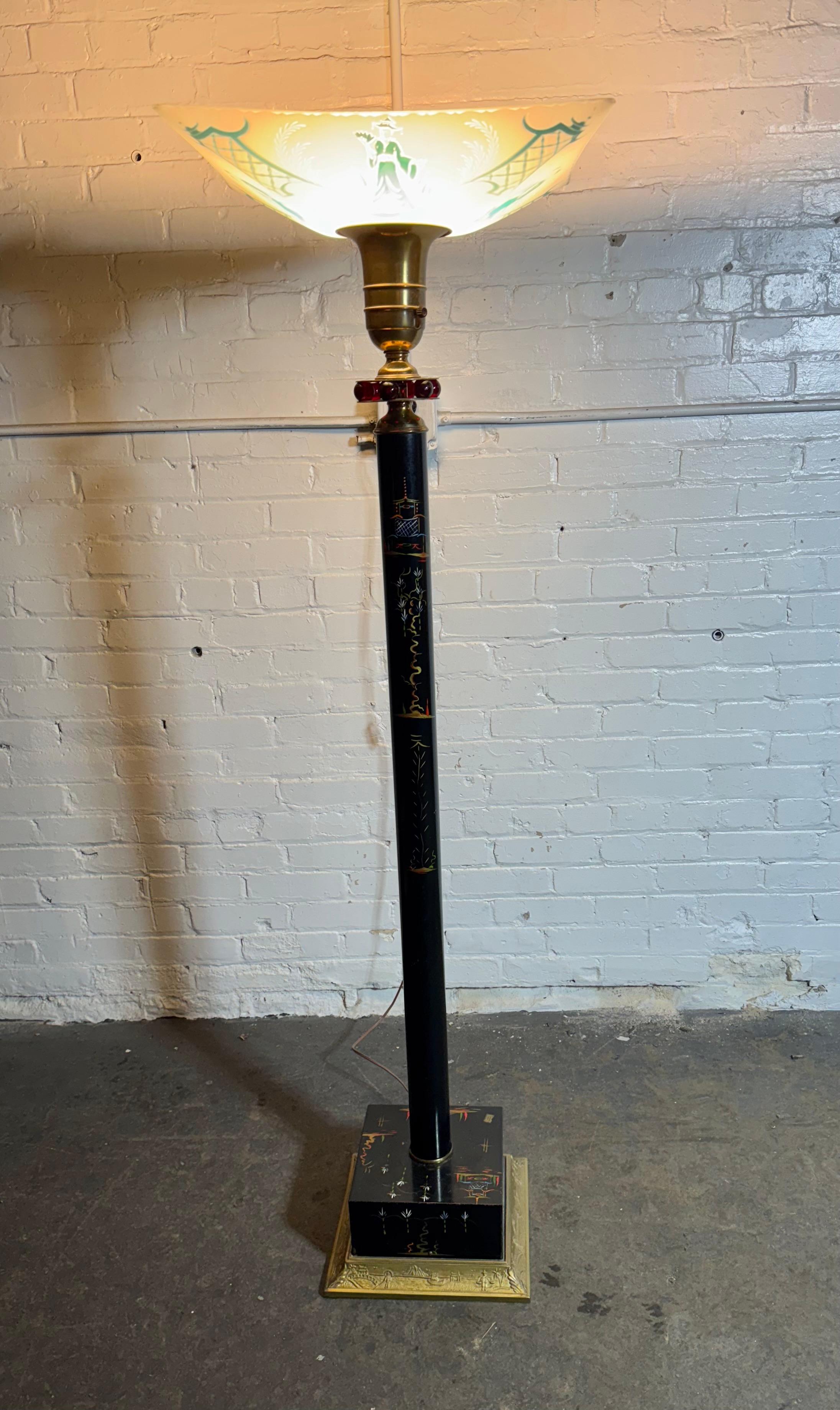 Lámpara de pie / antorcha pintada a mano Asian Modernist Chinese Style Metal en venta