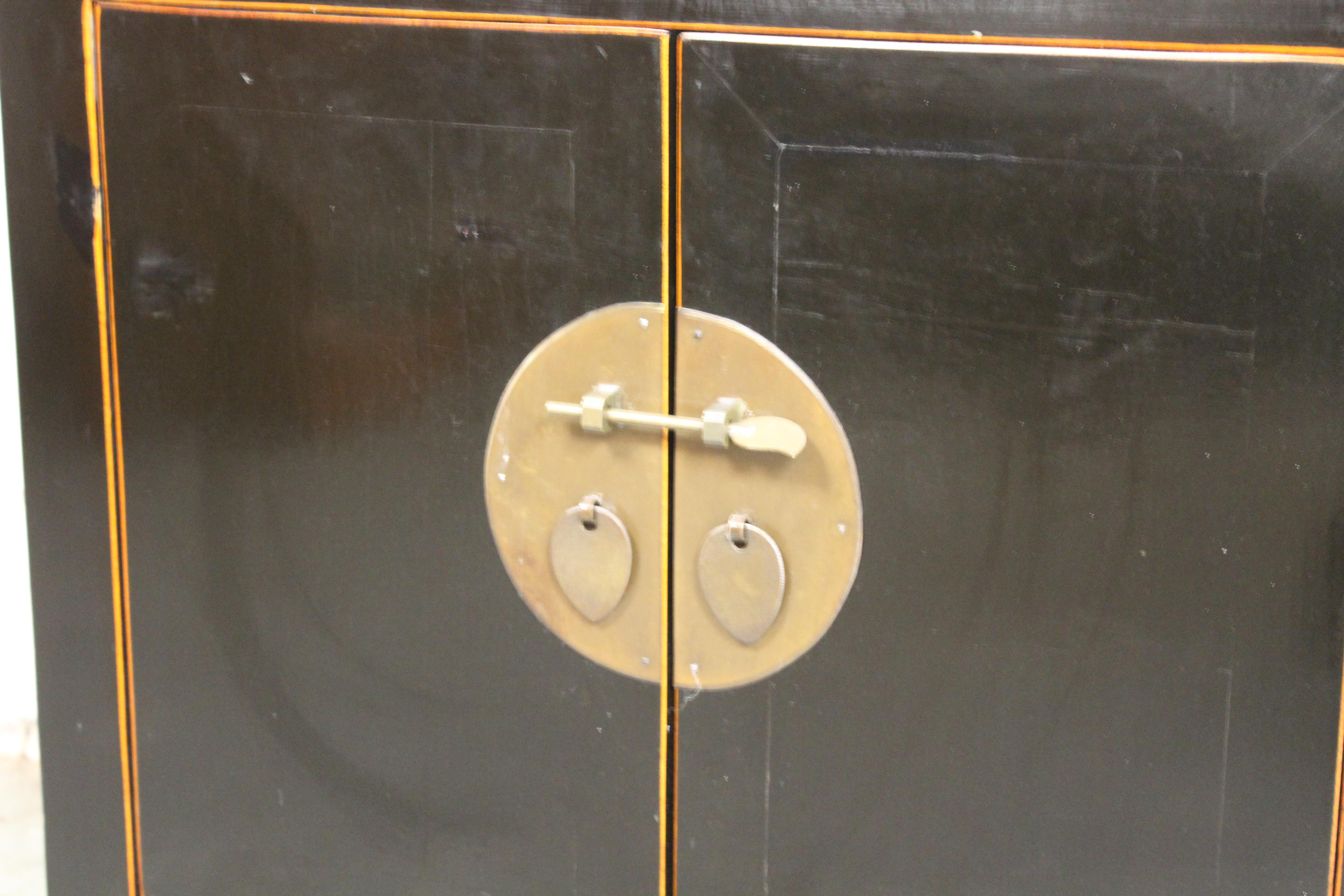 Asian Motif Lacquered Console Cabinet In Good Condition For Sale In Brooklyn, NY