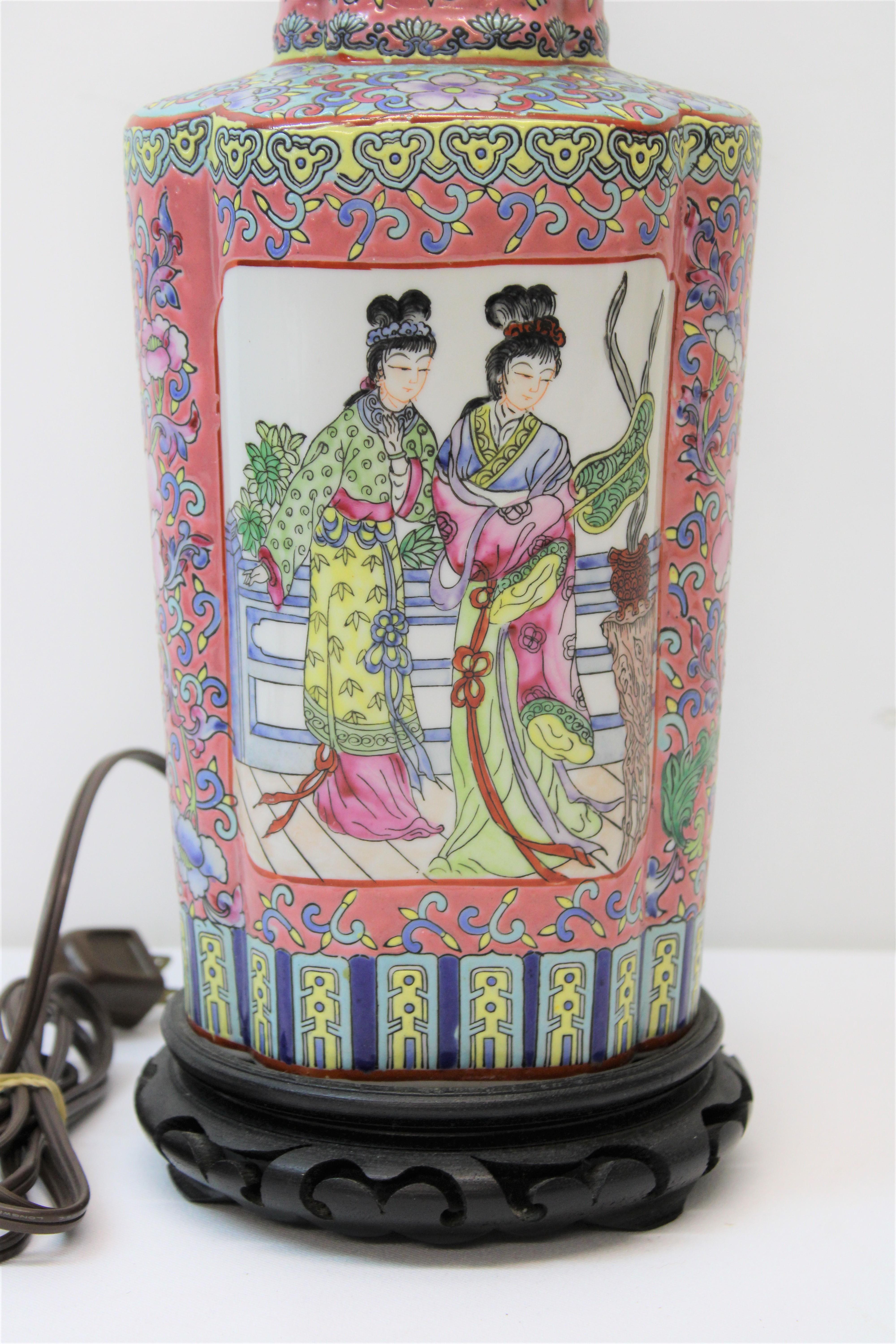 20ième siècle Lampes en céramique non émaillée à motif asiatique en vente