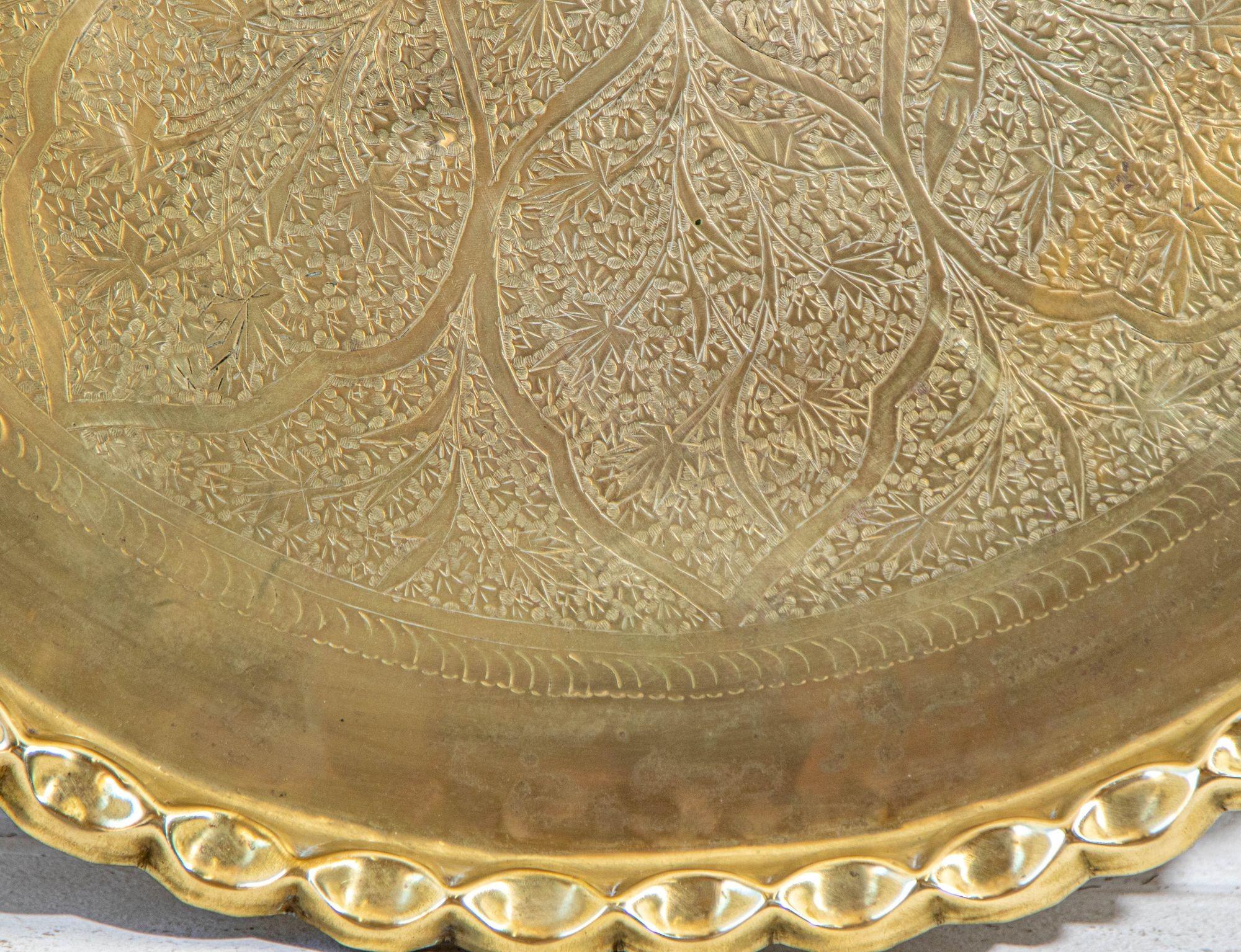 Indian Asian Mughal Rajasthani Large Polished Round Brass Tray with Crest Edges 30 in. For Sale