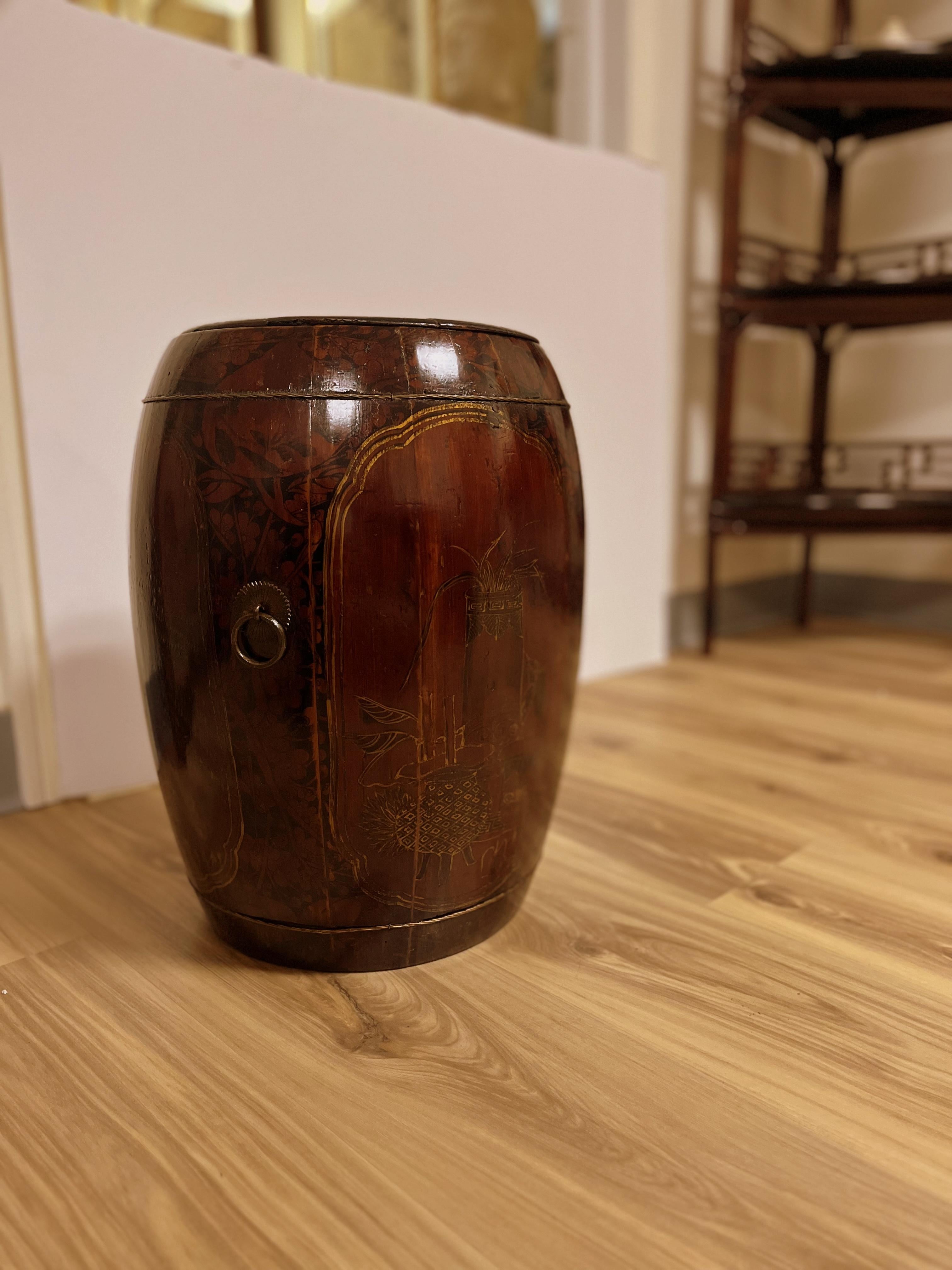 Asian Painted and Gilt Grain Barrel In Good Condition For Sale In Greenwich, CT