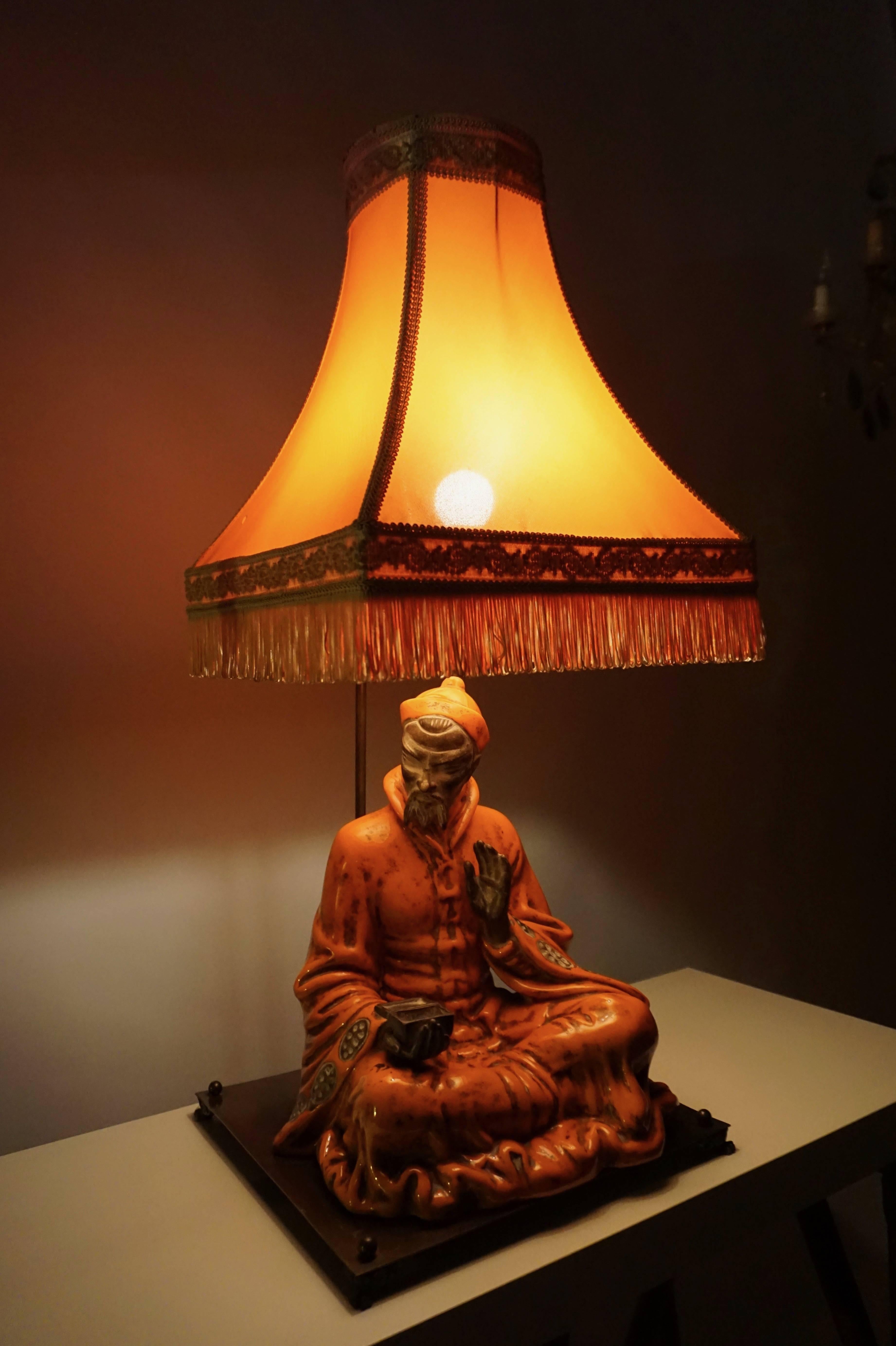 Lampe de table philosophe asiatique Bon état - En vente à Antwerp, BE