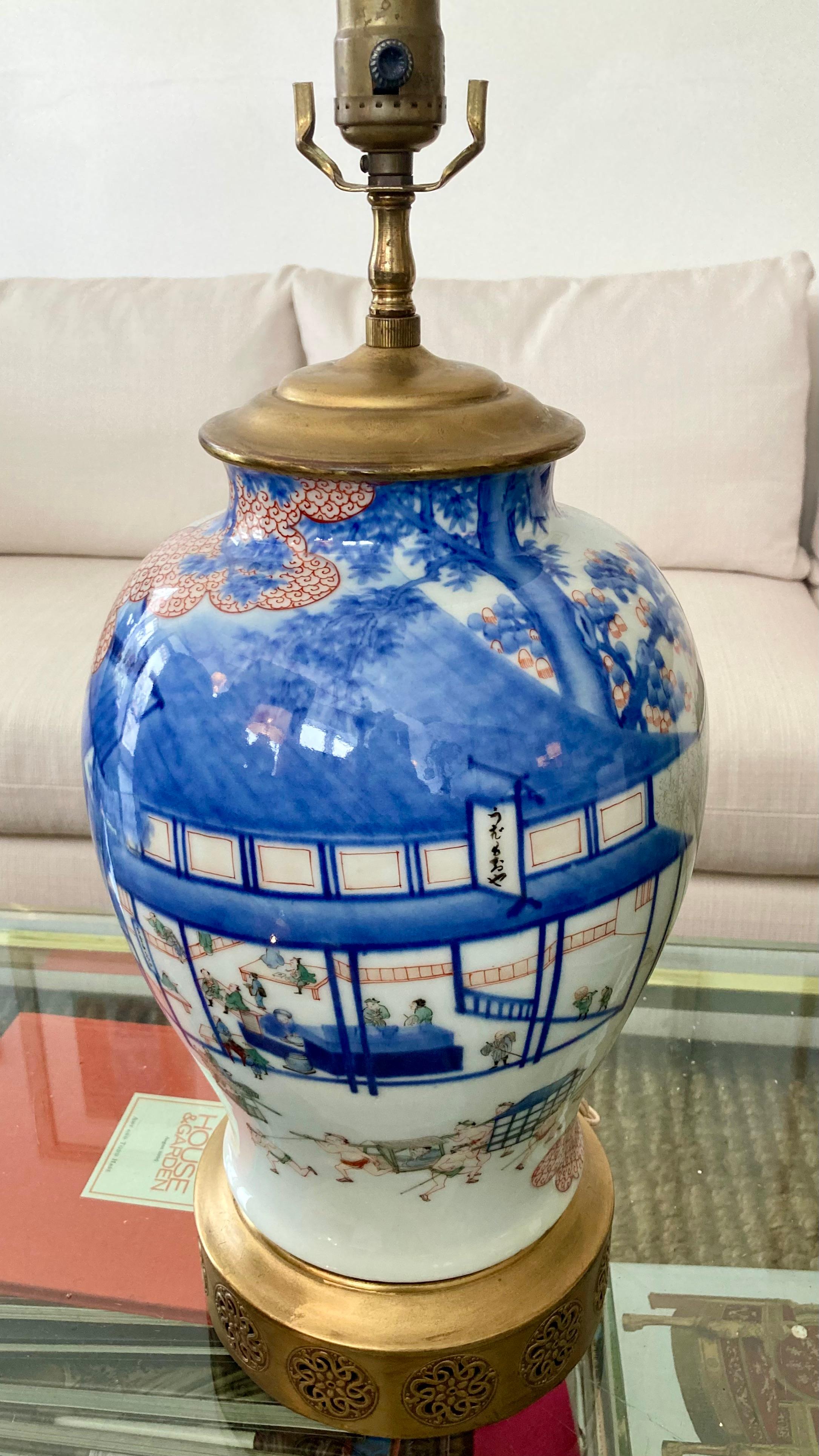 Autre Lampe de table asiatique en porcelaine en vente