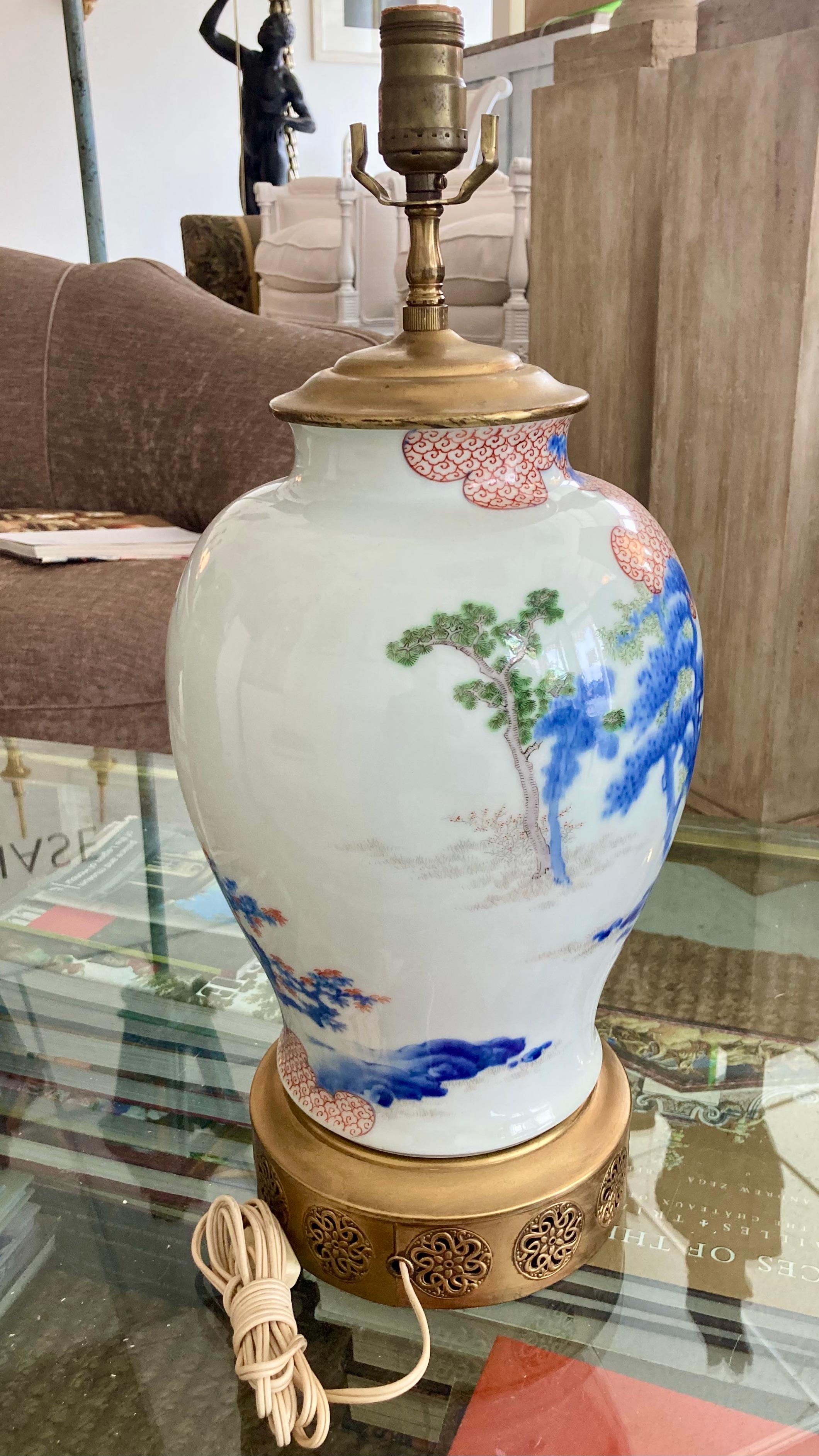 Asian Porcelain Table Lamp In Good Condition For Sale In Los Angeles, CA