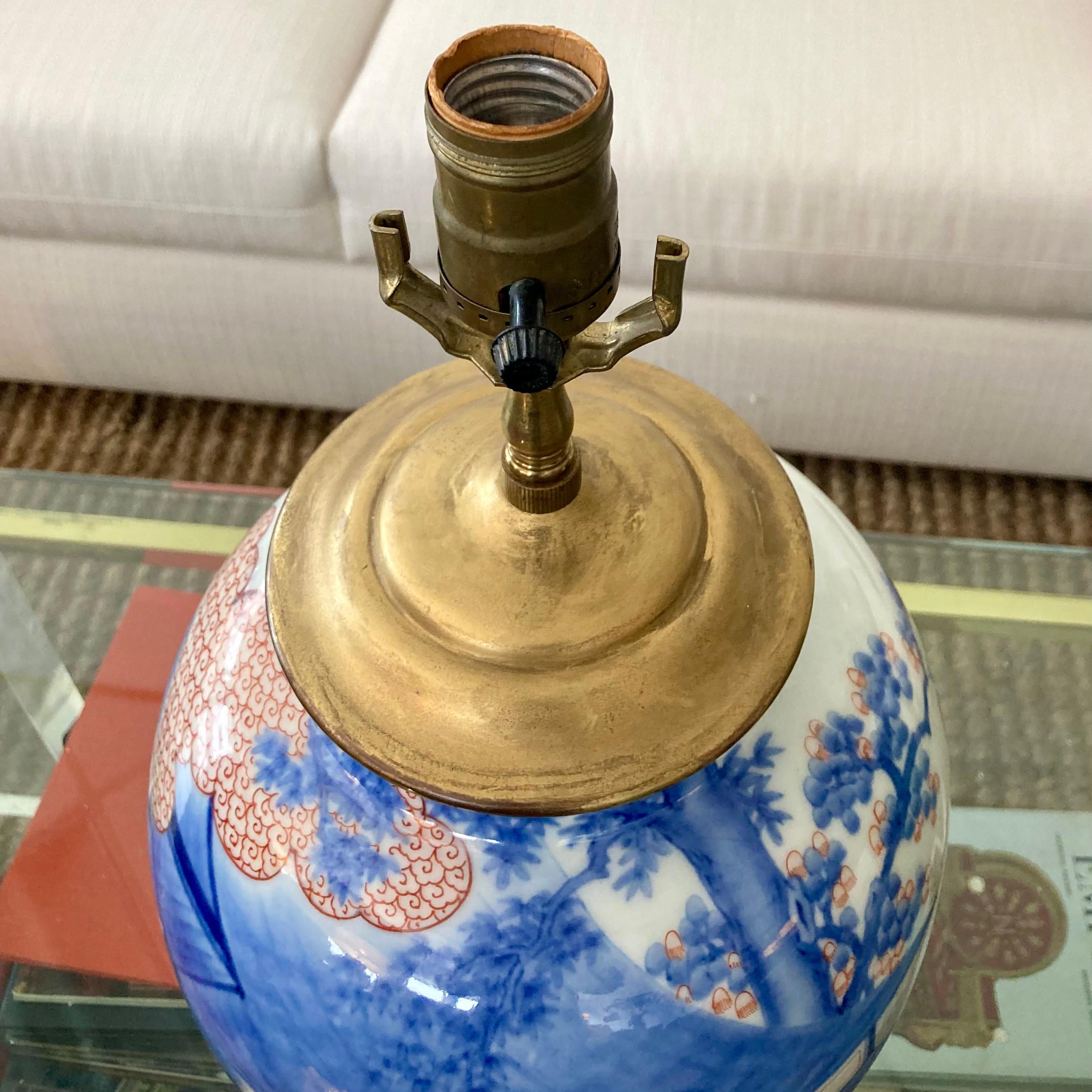 Porcelaine Lampe de table asiatique en porcelaine en vente