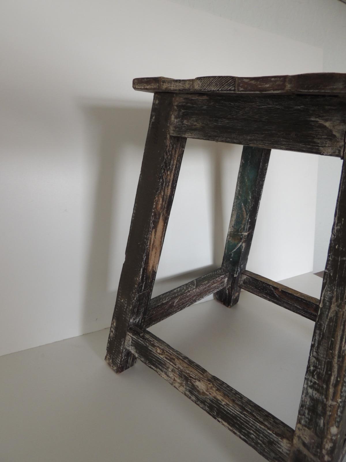 Asian reclaimed wood square stand.
Ideal as a side table or stool.
Size: 12