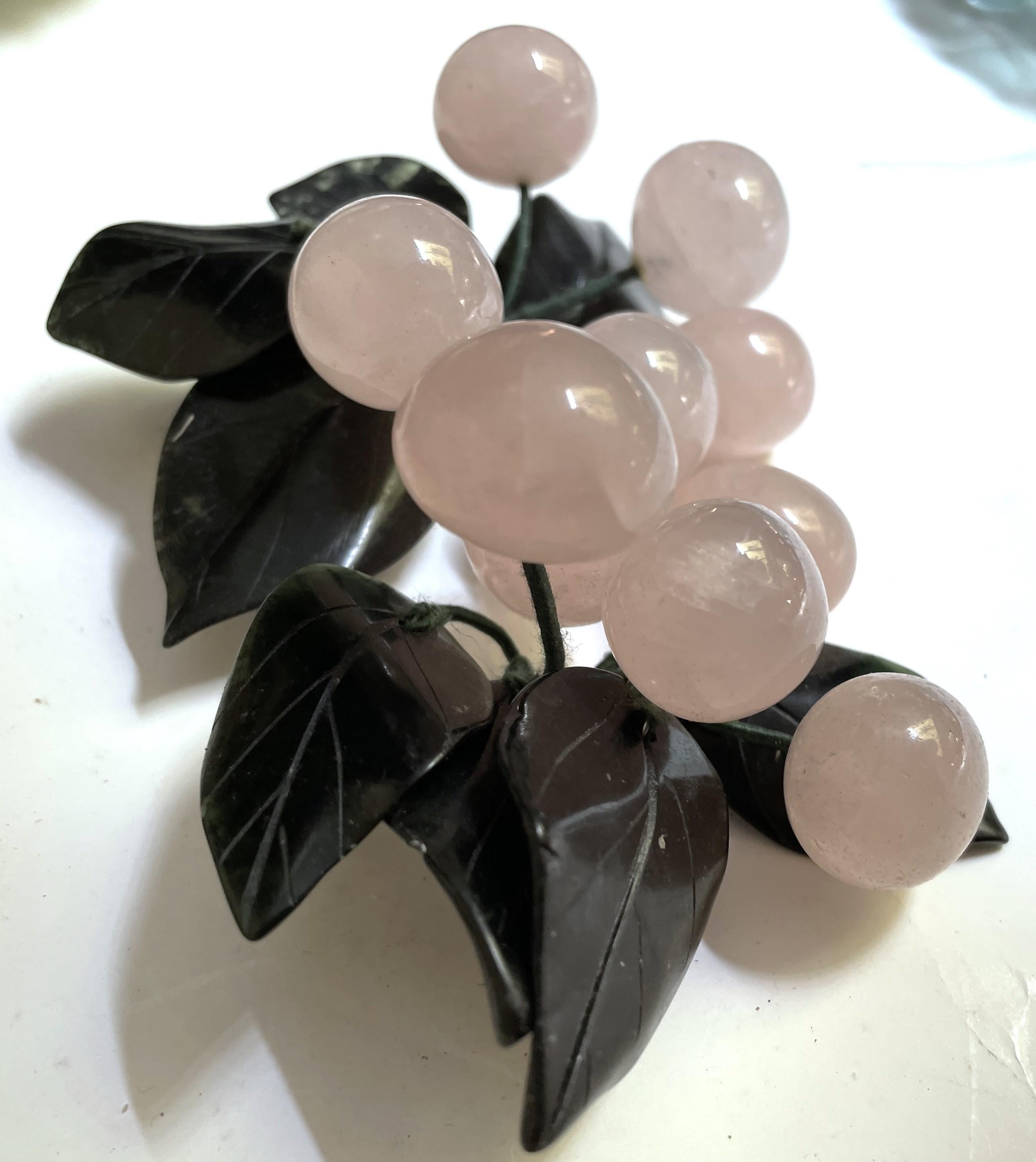 Cuarzo rosa asiático Racimos de cerezas Hojas de jade Fruta de piedra dura Pareja Jade en venta