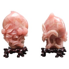 Sculptures chinoises en quartz rose sculpté représentant des pêches
