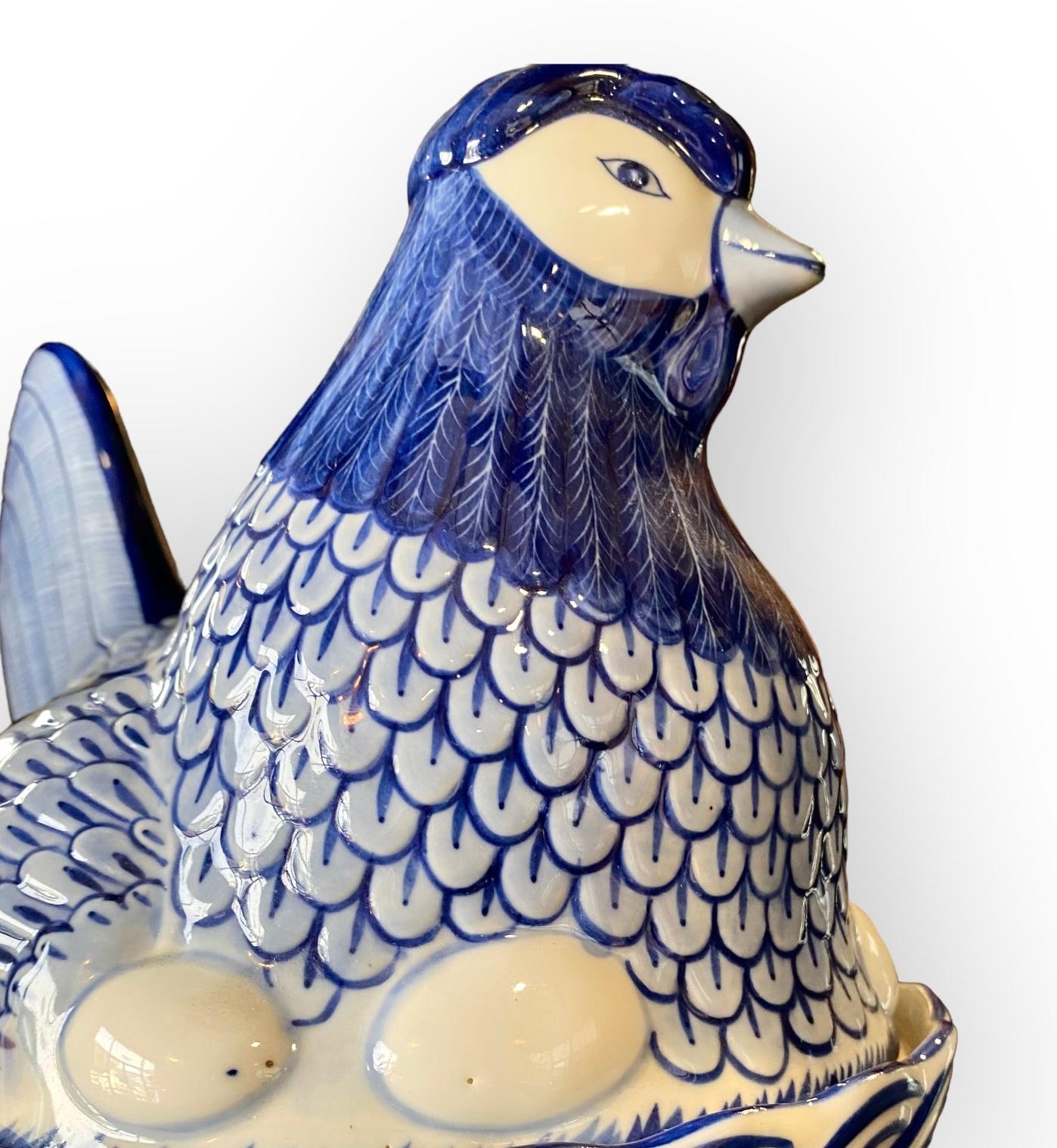 Asiatische Servierschale mit Hen-Deckel, hergestellt in Thailand 5