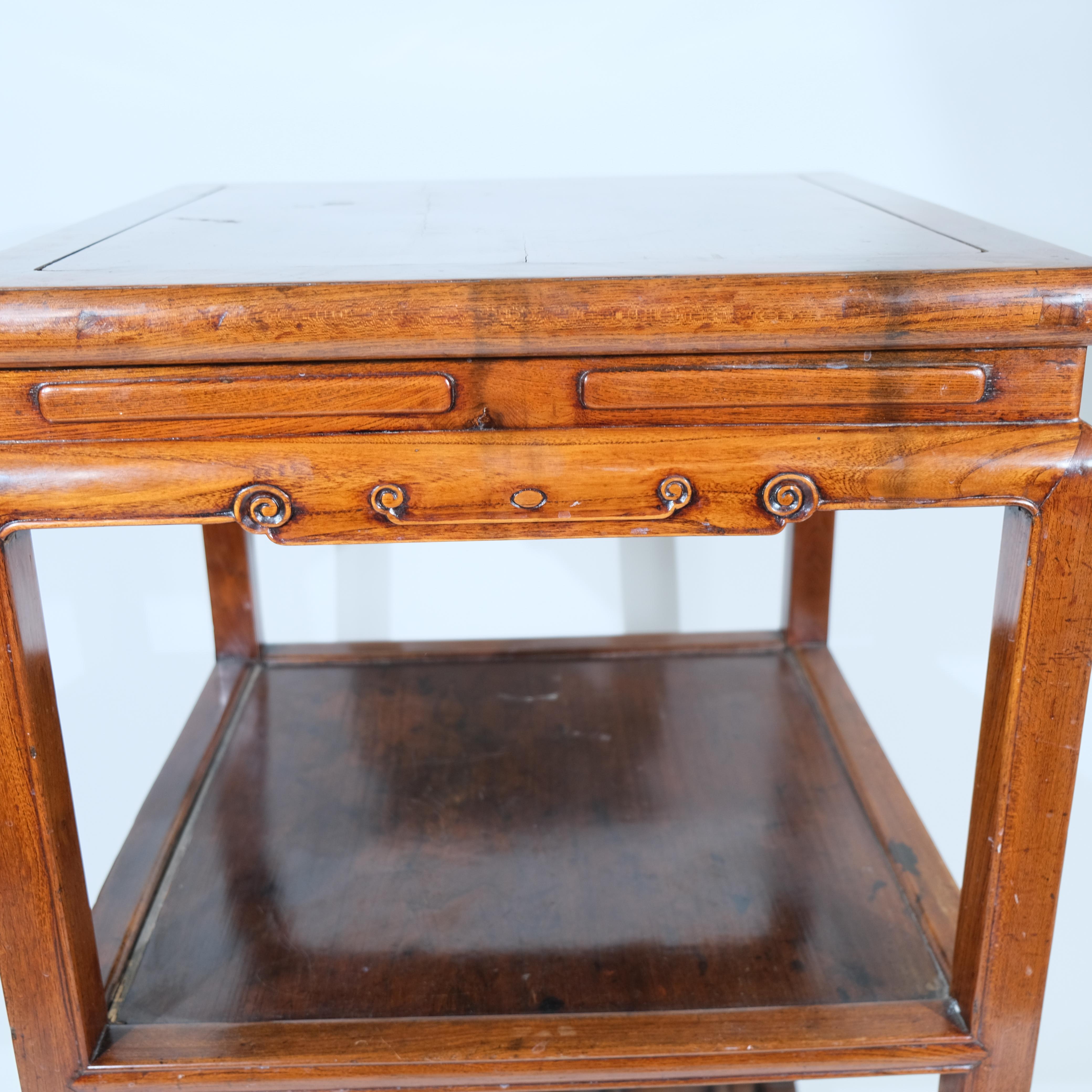 Table haute carrée asiatique Bois de rose. en vente 1