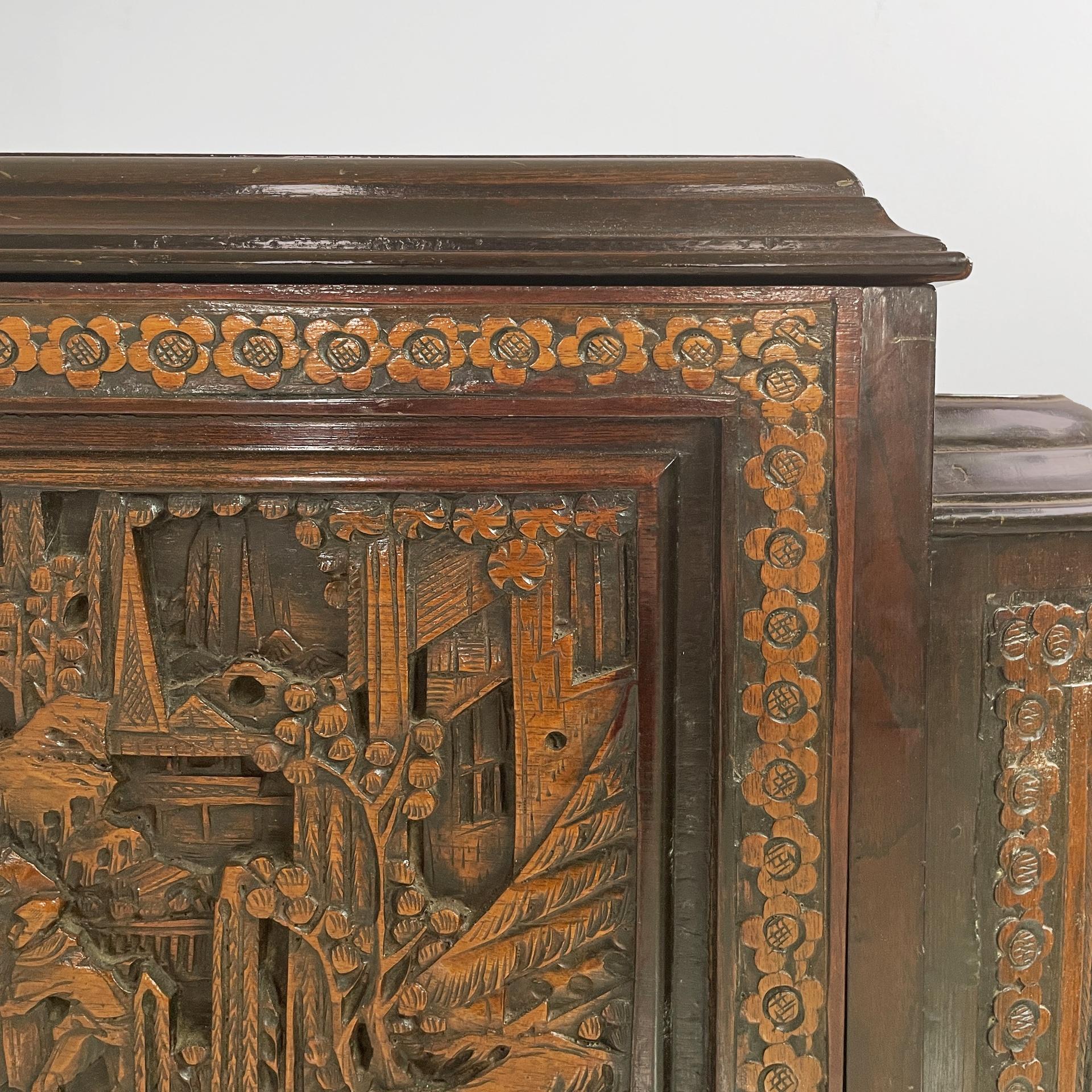 Mueble bar Art Decó de estilo asiático con incrustaciones de madera, años 30 mediados del siglo XX en venta