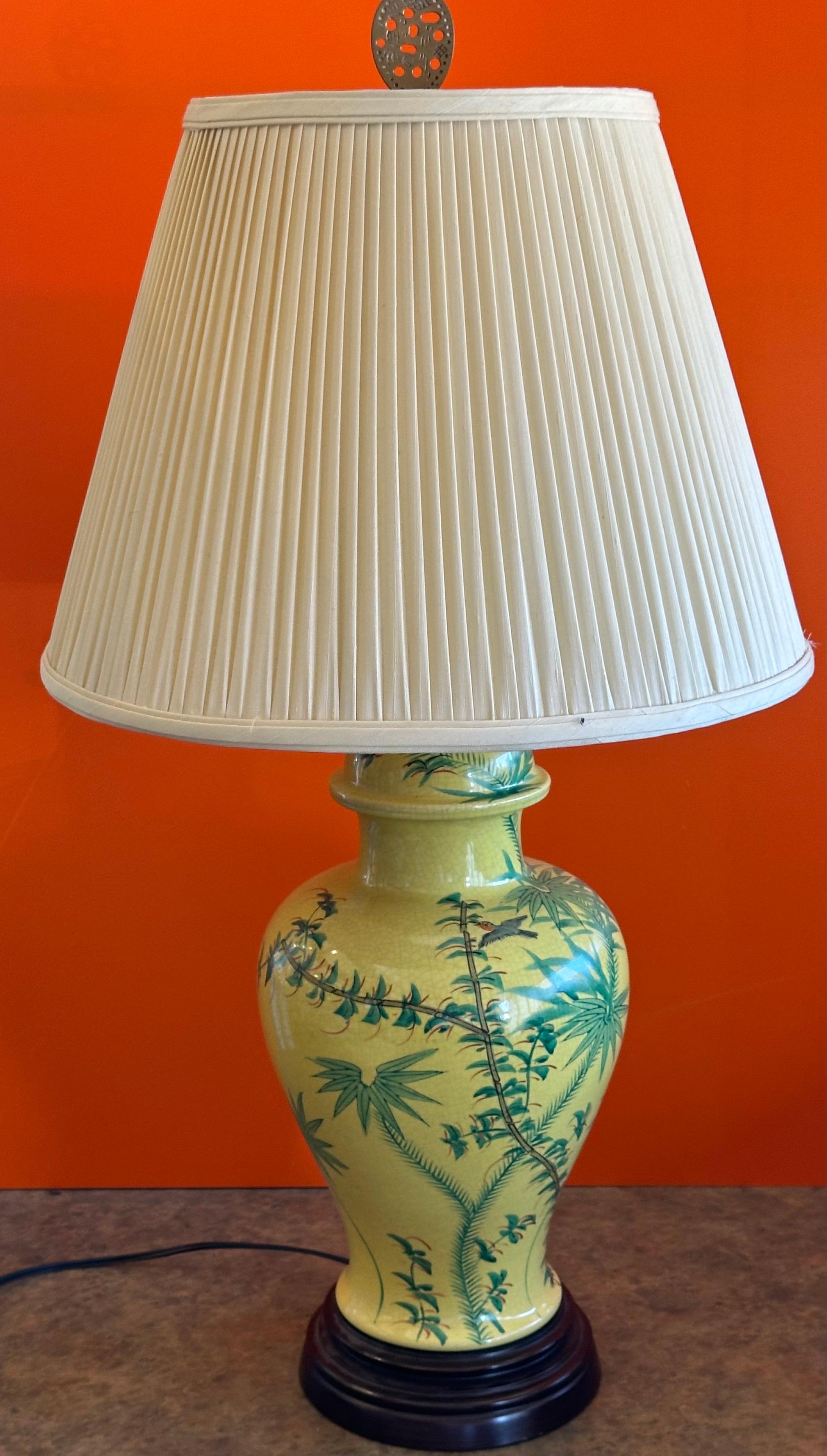 20ième siècle Lampe de table en céramique de style Asian Style par Wildwood Lamp Company en vente