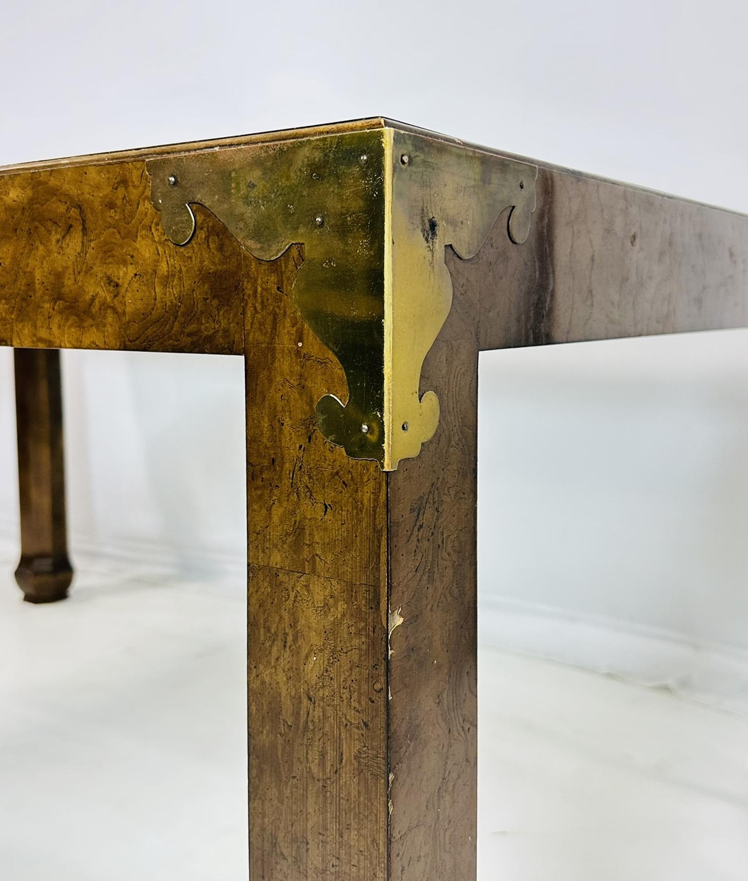 Mesa de comedor Asian Style de caoba maciza con patas Ming y chapado de madera de arce en venta 10