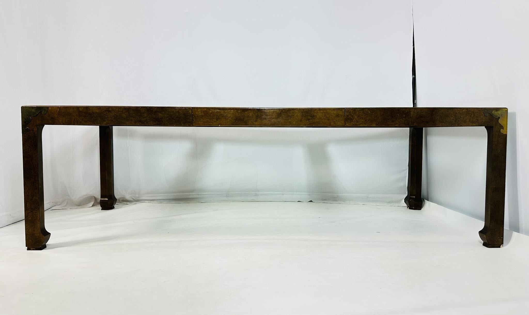 Mesa de comedor Asian Style de caoba maciza con patas Ming y chapado de madera de arce Chinoiserie en venta