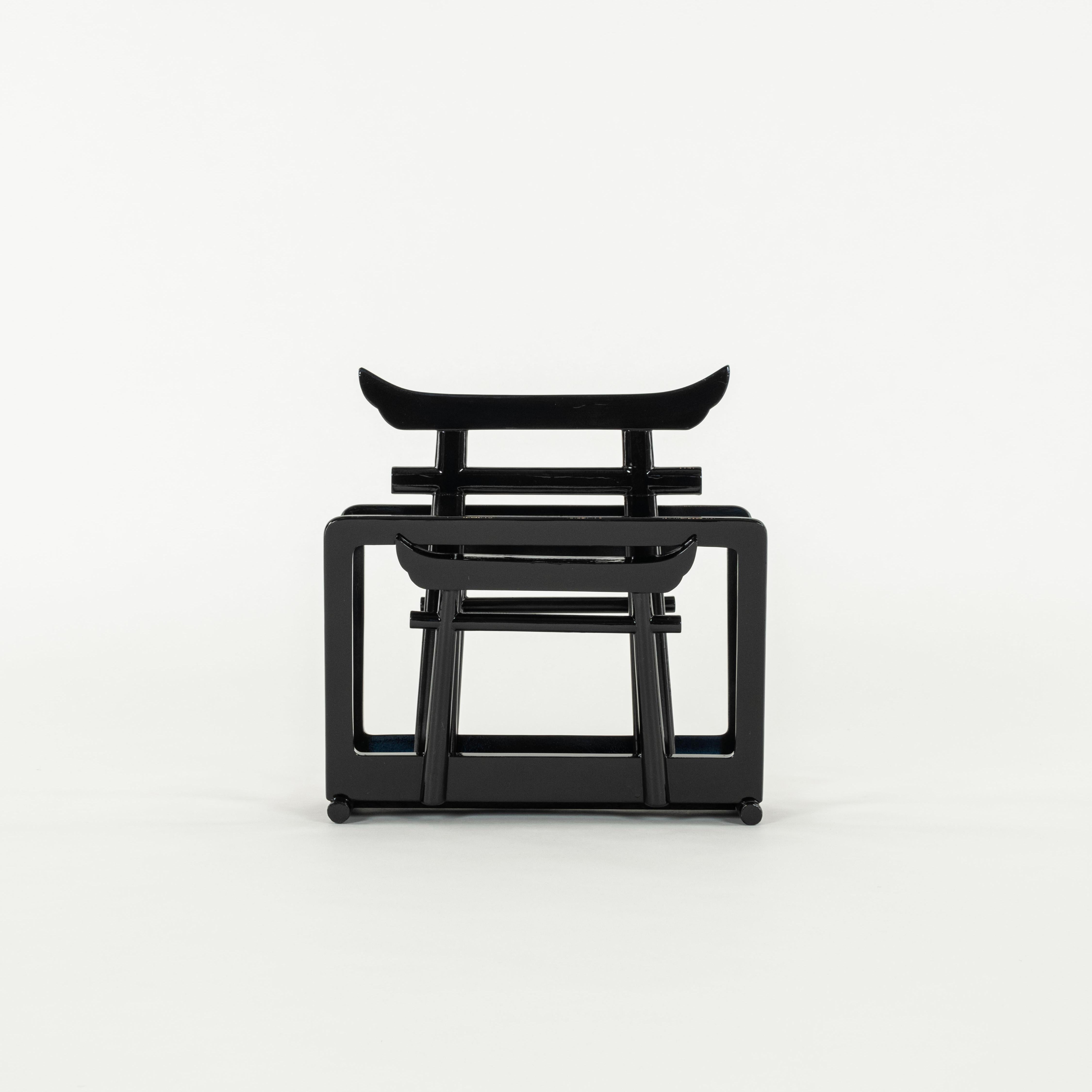 Laccato Portariviste laccato Asian Style Modern in vendita