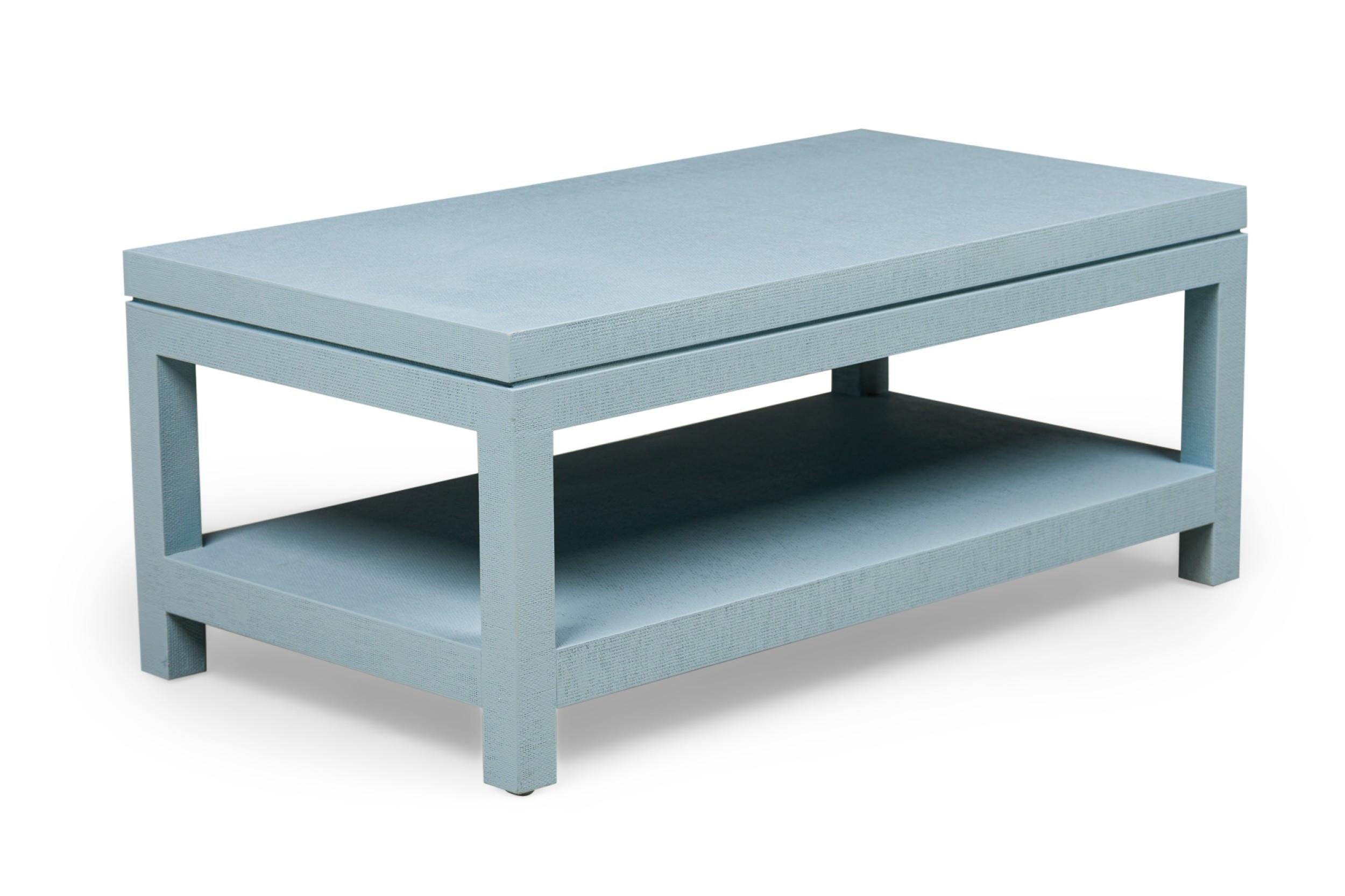 Inconnu Table basse de style asiatique enveloppée de raphia bleu ciel avec réverbère en vente