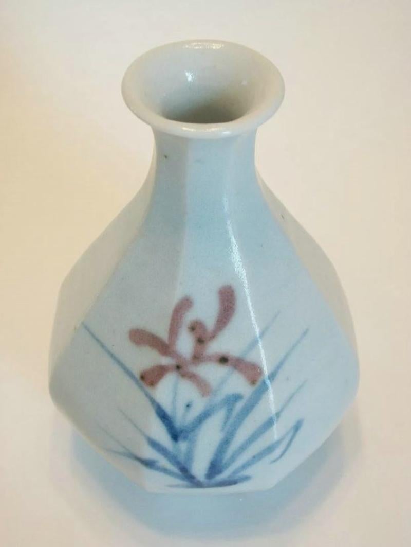 Vaso in gres Studio Pottery Asian Style - Dipinto a mano e firmato - 20th Century In condizioni buone in vendita a Chatham, ON